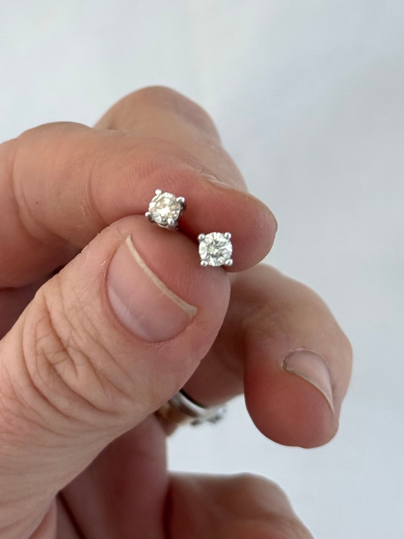 .0.50ct .18ct white gold diamond solitaire classic luxury post stud earrings