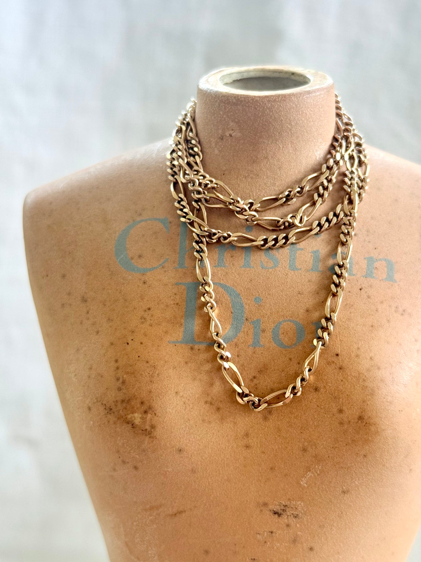 .1970s .375 .60cm long .9ct gold buttery gold retro Figaro gold chain classic well sized Figaro chain link necklace