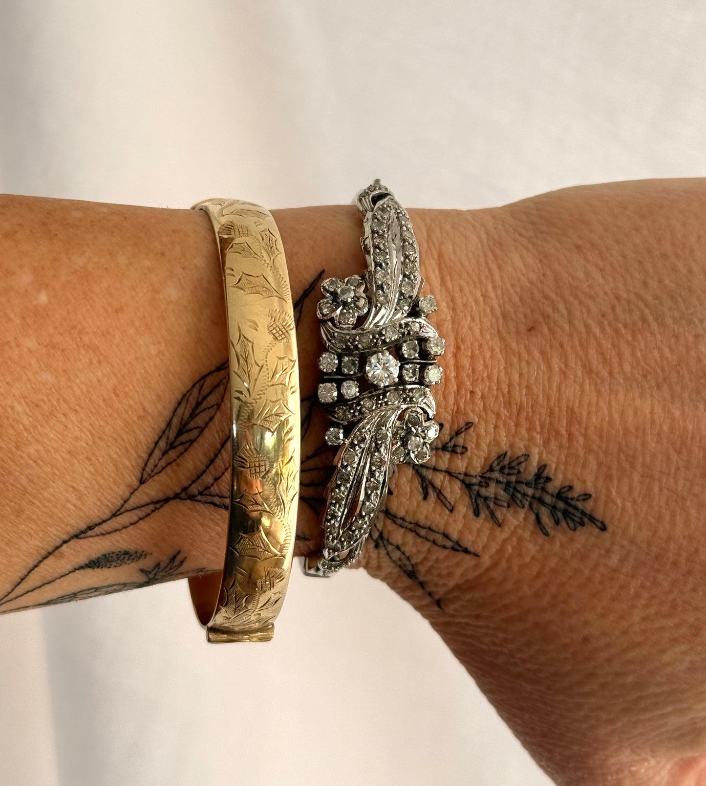 .1920s .2.38ct diamond .9ct white gold Belle Epoque revival clasp bangle