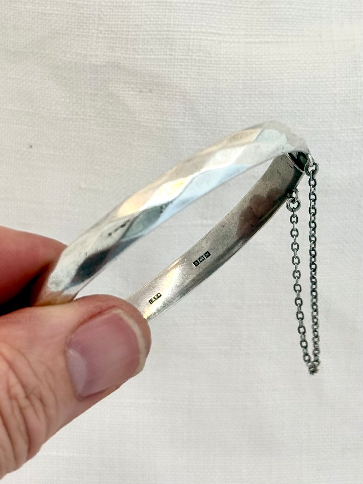 .1961 .925 Birmingham diamond faceted sterling silver hallmarked mid century modern harlequin clasp bangle