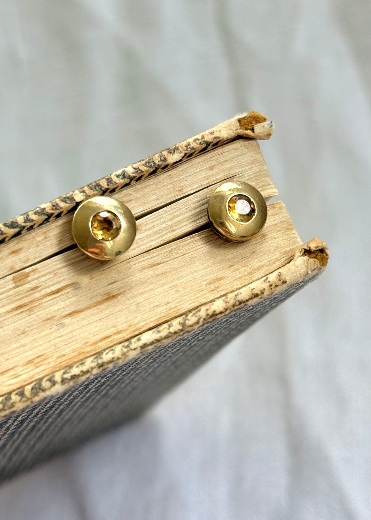 .375 .9ct gold Citrine gemstone modernist luxury yellow gold post stud earrings