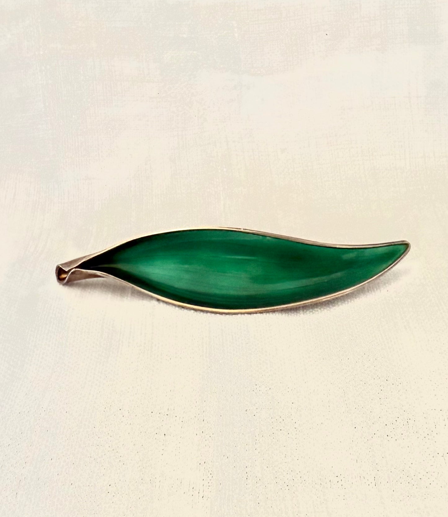 .1940s .1950s .925 Anre Nordlie Norwegian Scandinavian green guilloche enamel leaf sculptural collectors brooch pin