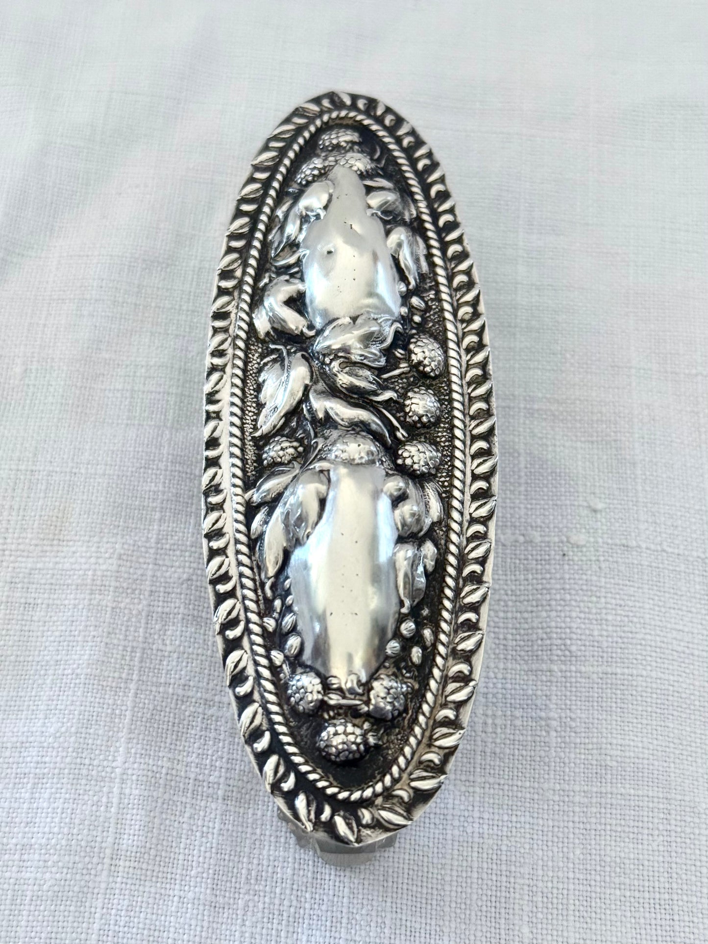 .1909 .925 Art Nouveau Edwardian antique Blue berry and leaf repousse exceptionally beautiful Birmingham silver and cut glass vanity hair pin trinket dish