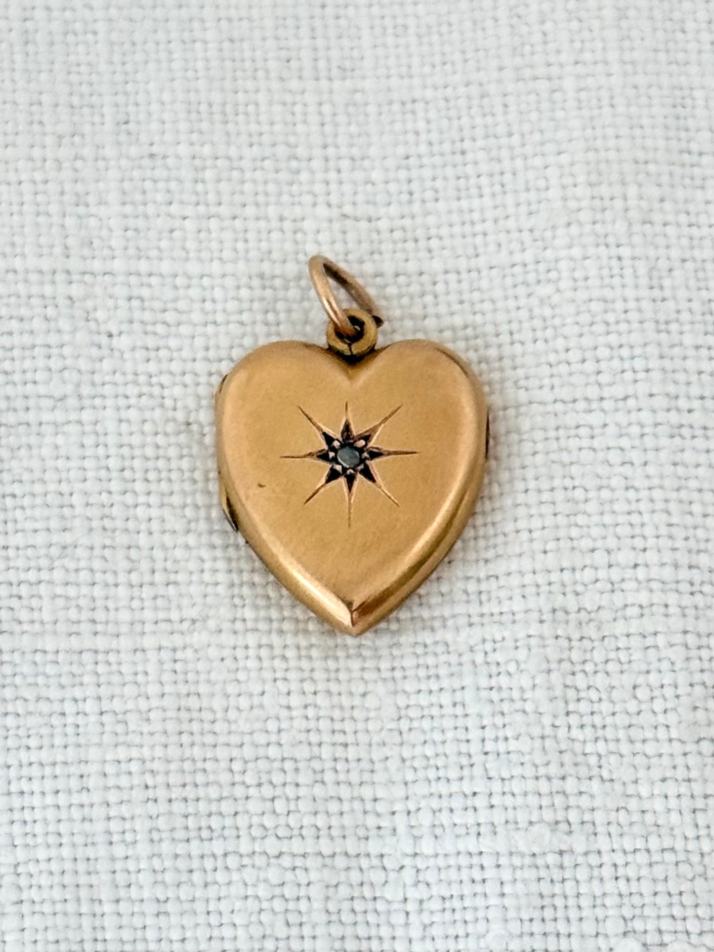 .1900s .9ct antique Art Nouveau diamond starburst desired Edwardian gold heart sweetheart locket