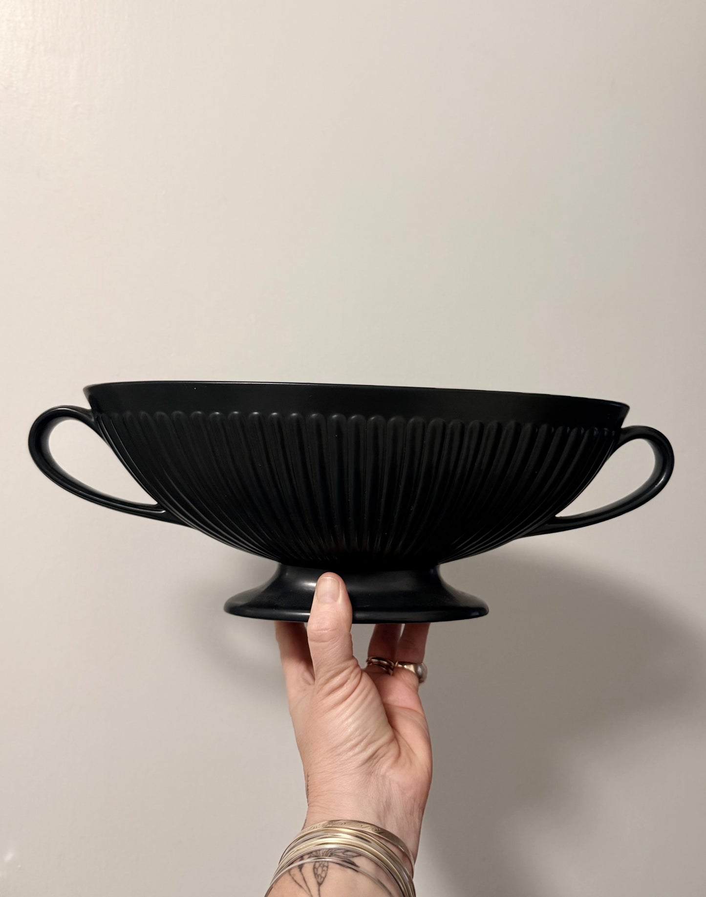 .1940s .1960s Wedgwood collectors Black Etruria of Barlaston large Neoclassic Grecian revival Fluted mantle vase planter