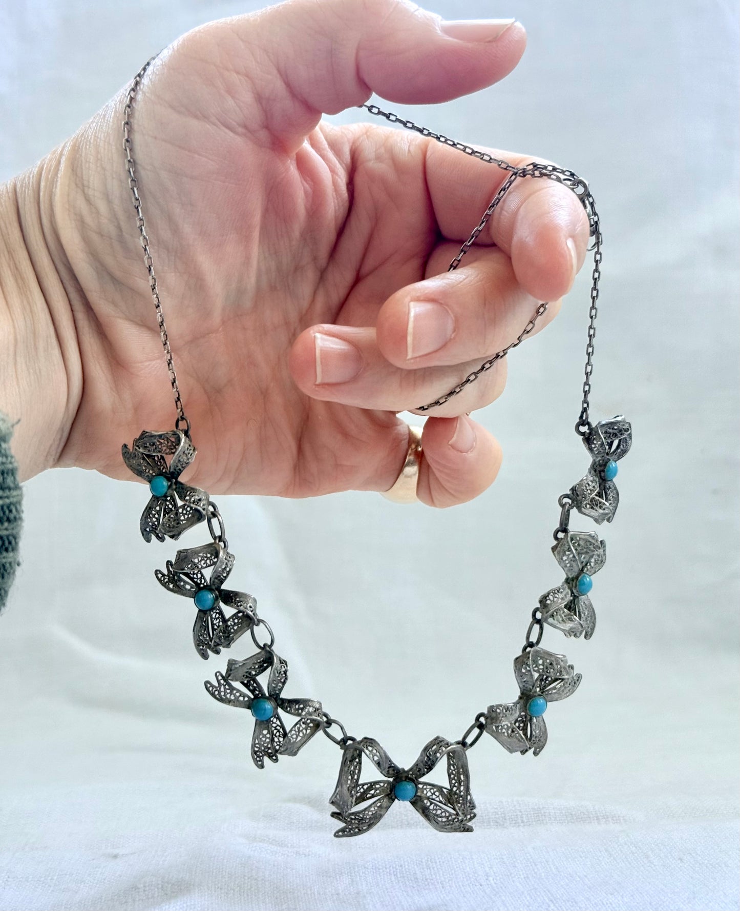 .1900s .1930s .916 silver vintage open work filigree wirework Bow Ribbon chain necklace