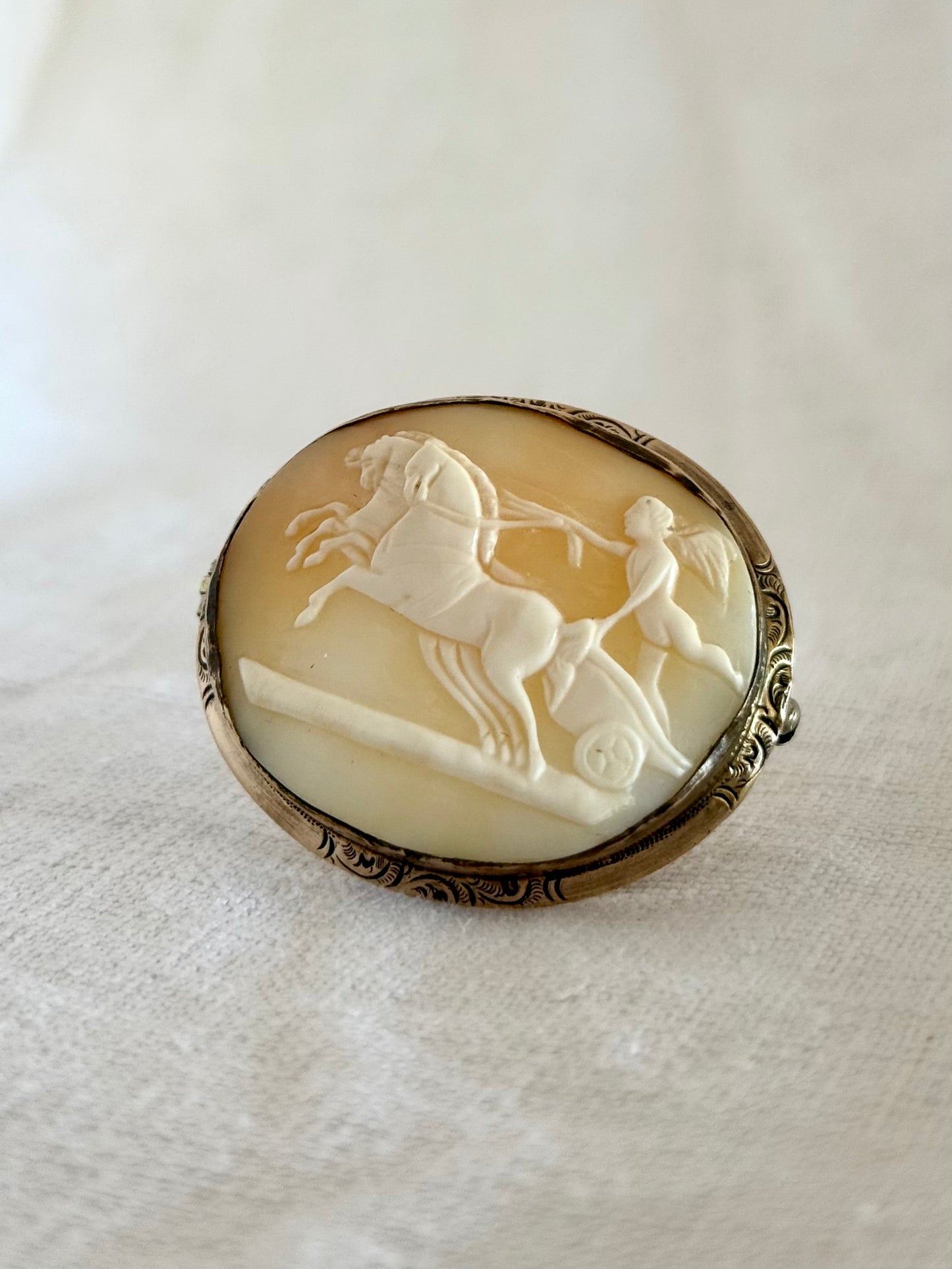 .1850s antique Pax with horses of Mars rare mythology The Genius of Peace Taming the Horses of Mars hand carved cameo brooch