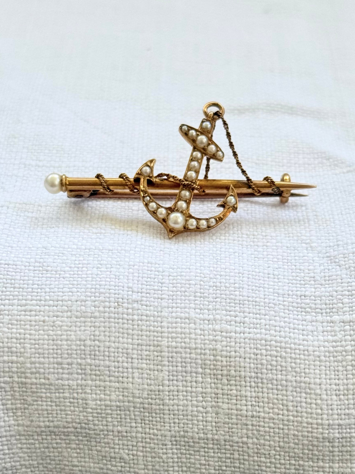 .15ct .1900s Art Nouveau Anchor seed pearl Edwardian 15ct gold sweetheart token heirloom brooch