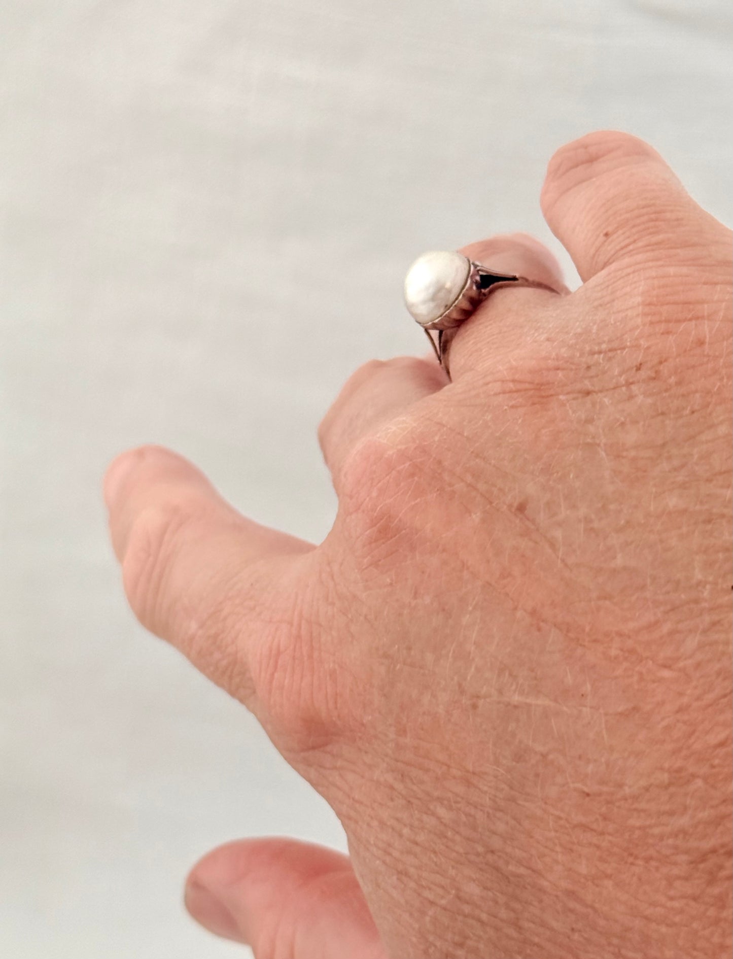 .18ct .1920s antique Edwardian early Art Deco Solitaire Natural Pearl Mabe Pearl white gold antique dress ring