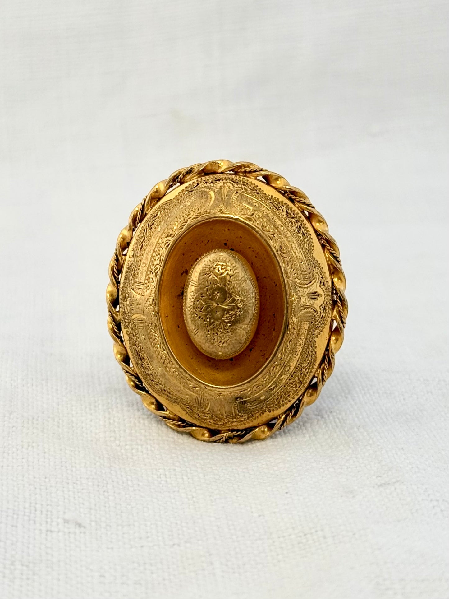 .1800s .1860s 1890s antique Victorian Grand Period fine yellow gold Pinchbeck floral oval target gold sweetheart brooch