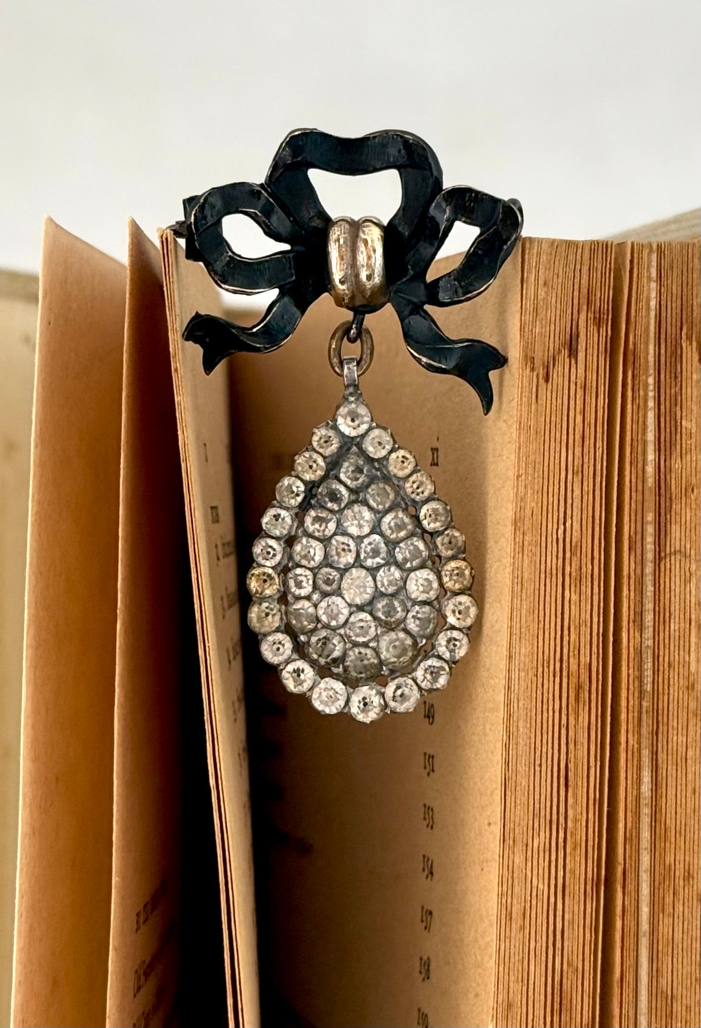 .1714 .1837 .1900s .925 Georgian antique black dot paste historic French Gun Metal bow brooch unit