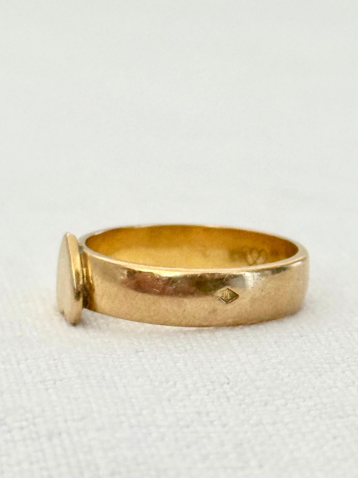 .18ct .1880s .1892 antique French .750 high carat yellow gold Bapst & Falize designer made heart love token band ring