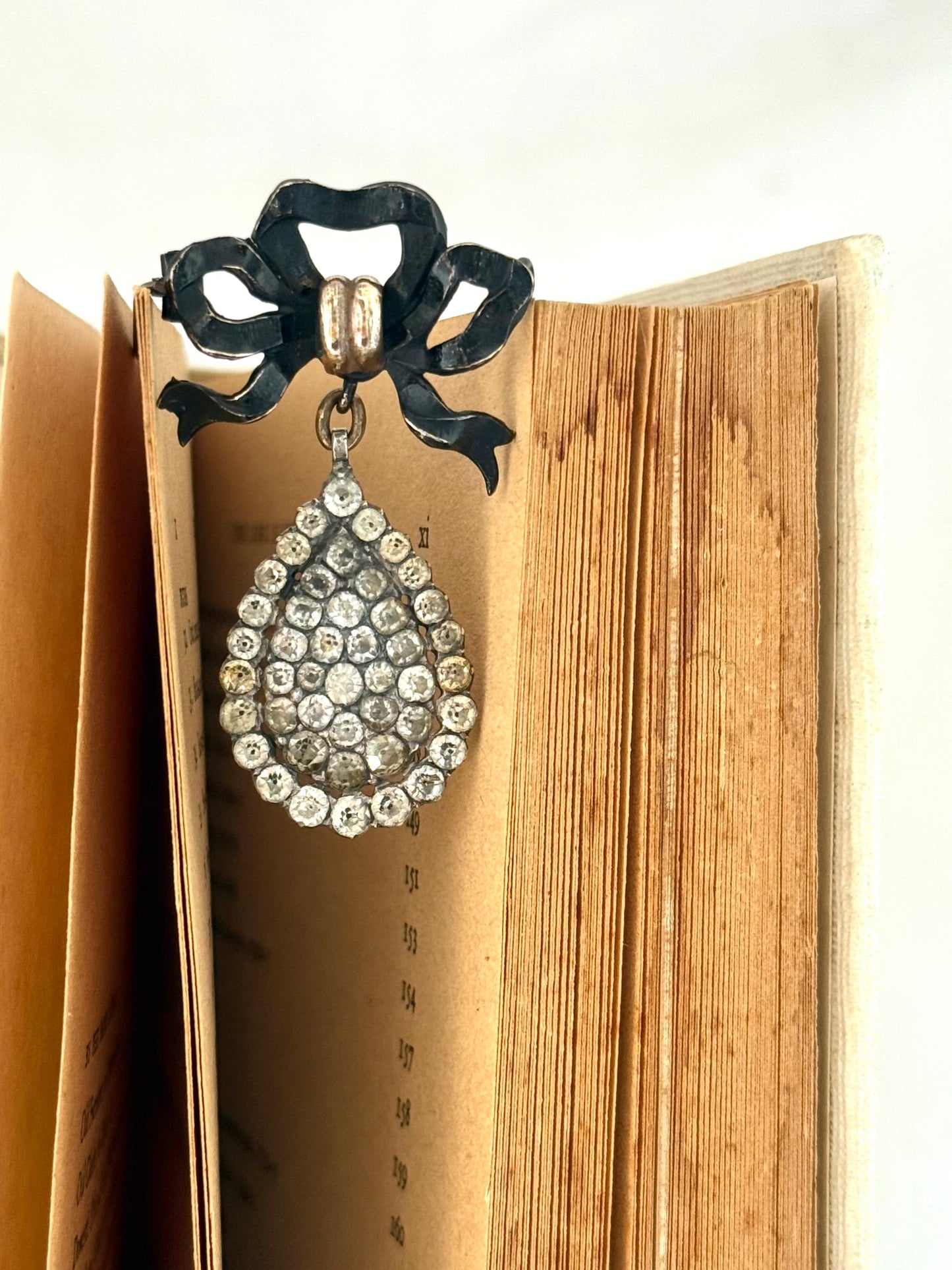 .1714 .1837 .1900s .925 Georgian antique black dot paste historic French Gun Metal bow brooch unit