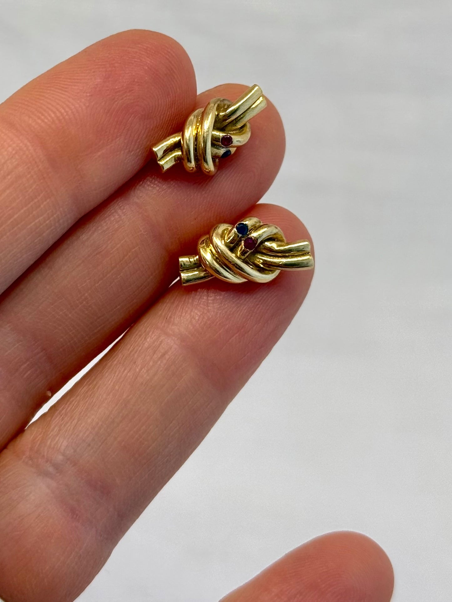 .18ct .750 artisan Brazilian made 18ct heirloom high carat yellow gold sapphire and ruby lovers knot luxury post stud push in earrings