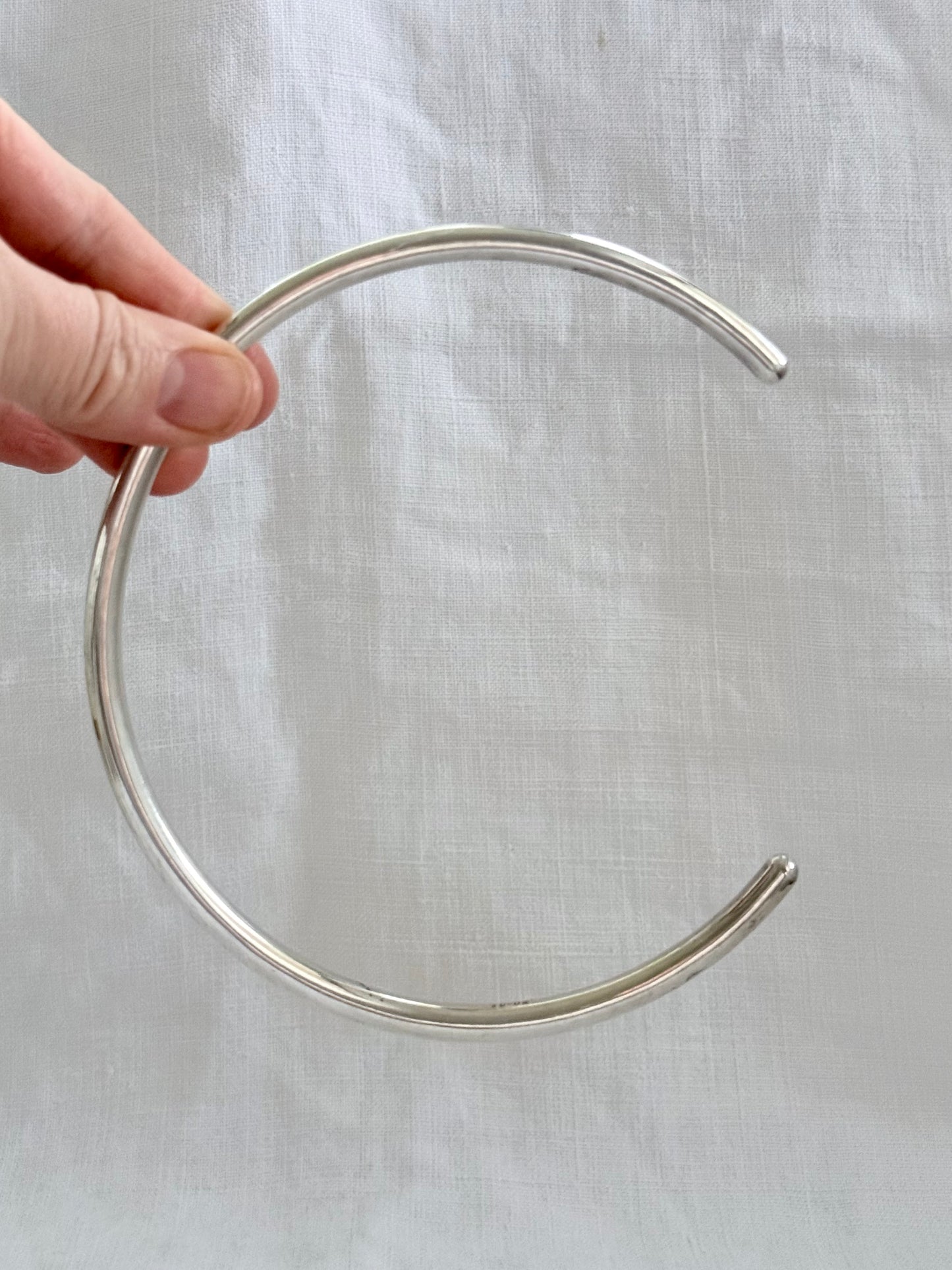 1960s .1970s .925 artisan made modernist Mexican Taxco silver tube choker neckpiece