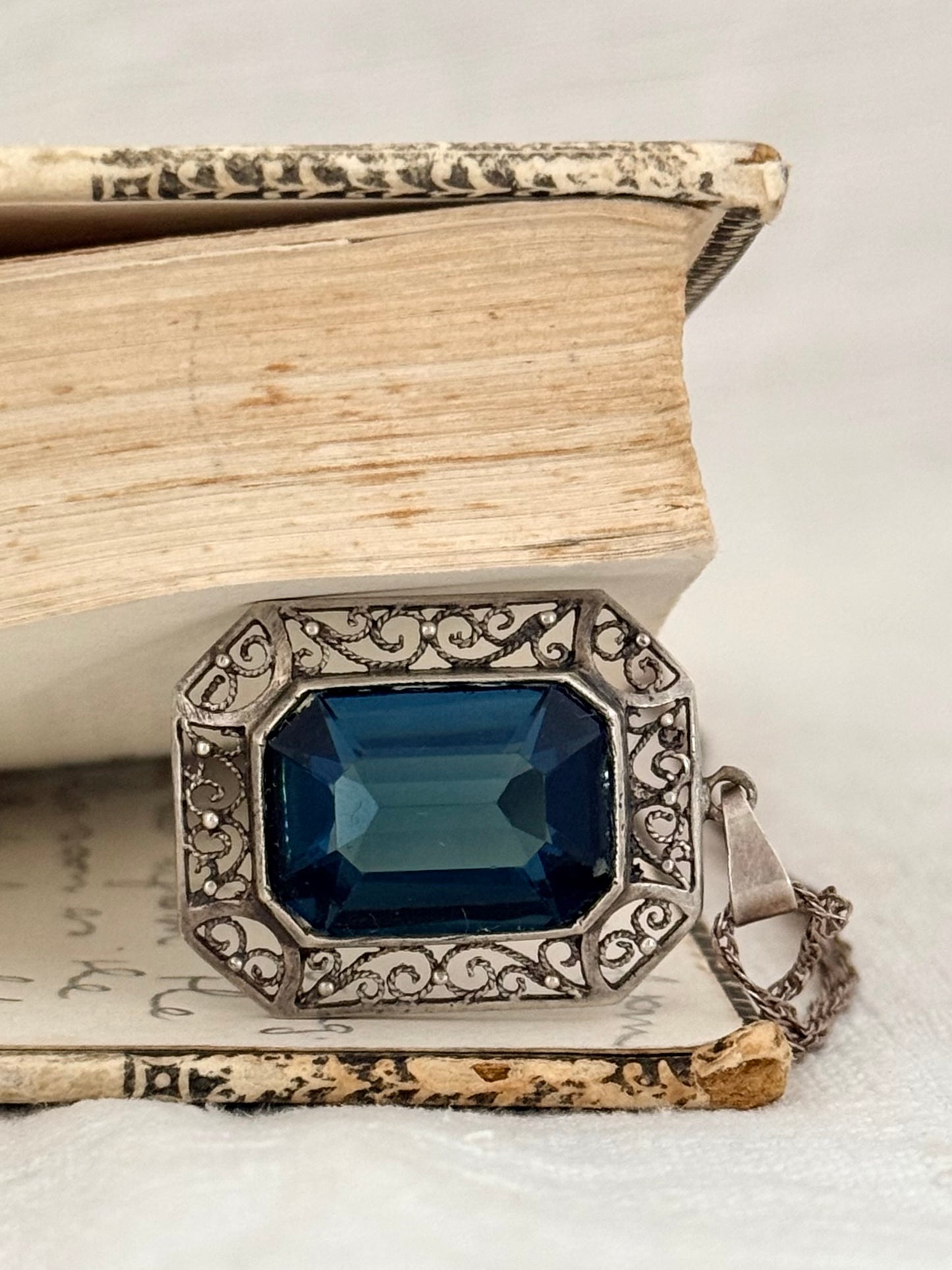 .1930s .1940s .925 silver late Art Deco Sapphire blue faceted paste gemstone pendant on silver chain