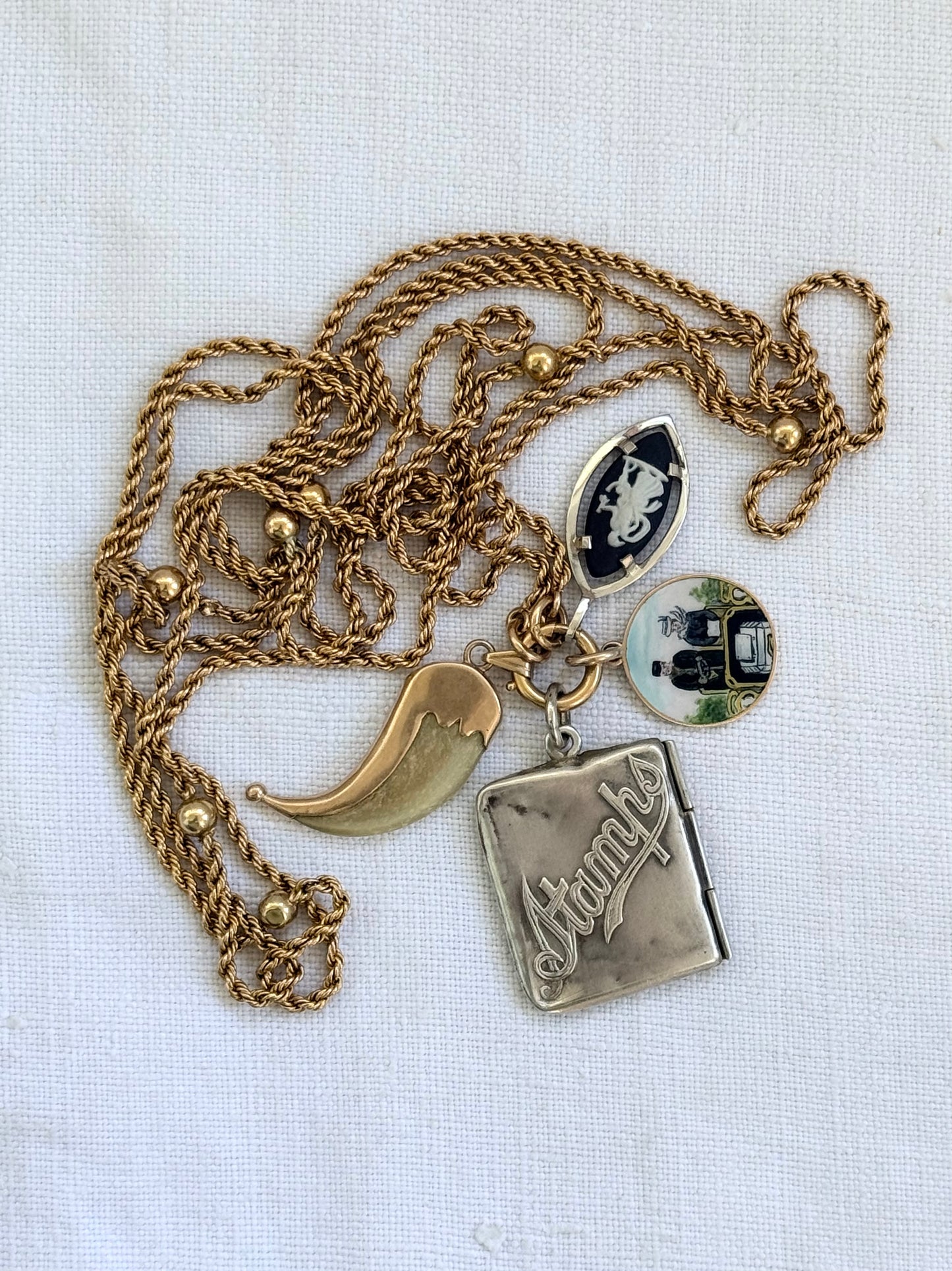 .1890s .1900s .375 .9ct gold well sized true Antique Rare Find Lion Claw Tiger claw lucky talisman heirloom collectors treasure pendant