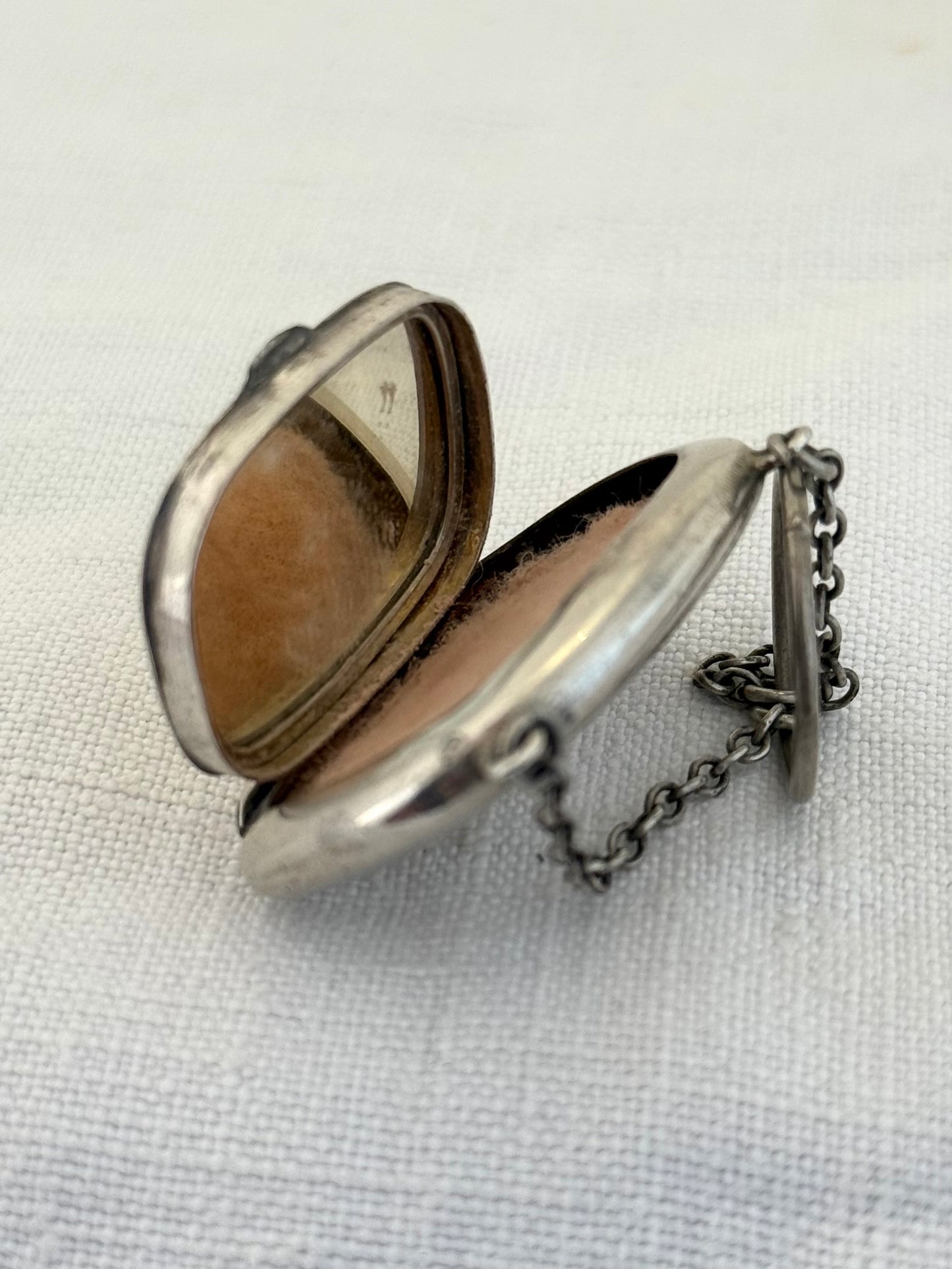 .1917 .925 antique hallmarked silver rectangular powder compact case on finger chain vanity locket