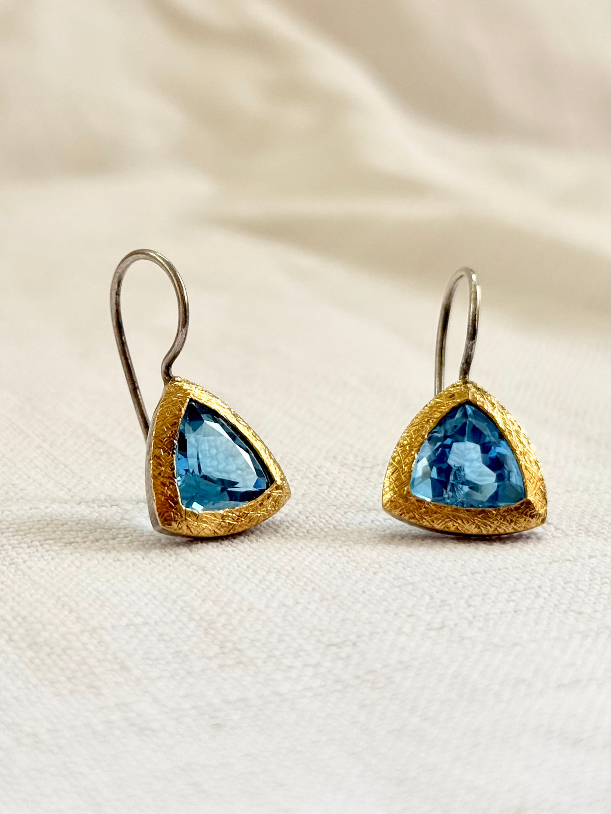 .24k yellow gold 925 silver ANPA artisan made Swiss Blue Topaz Trillion gold silver studio made drop dangle earrings