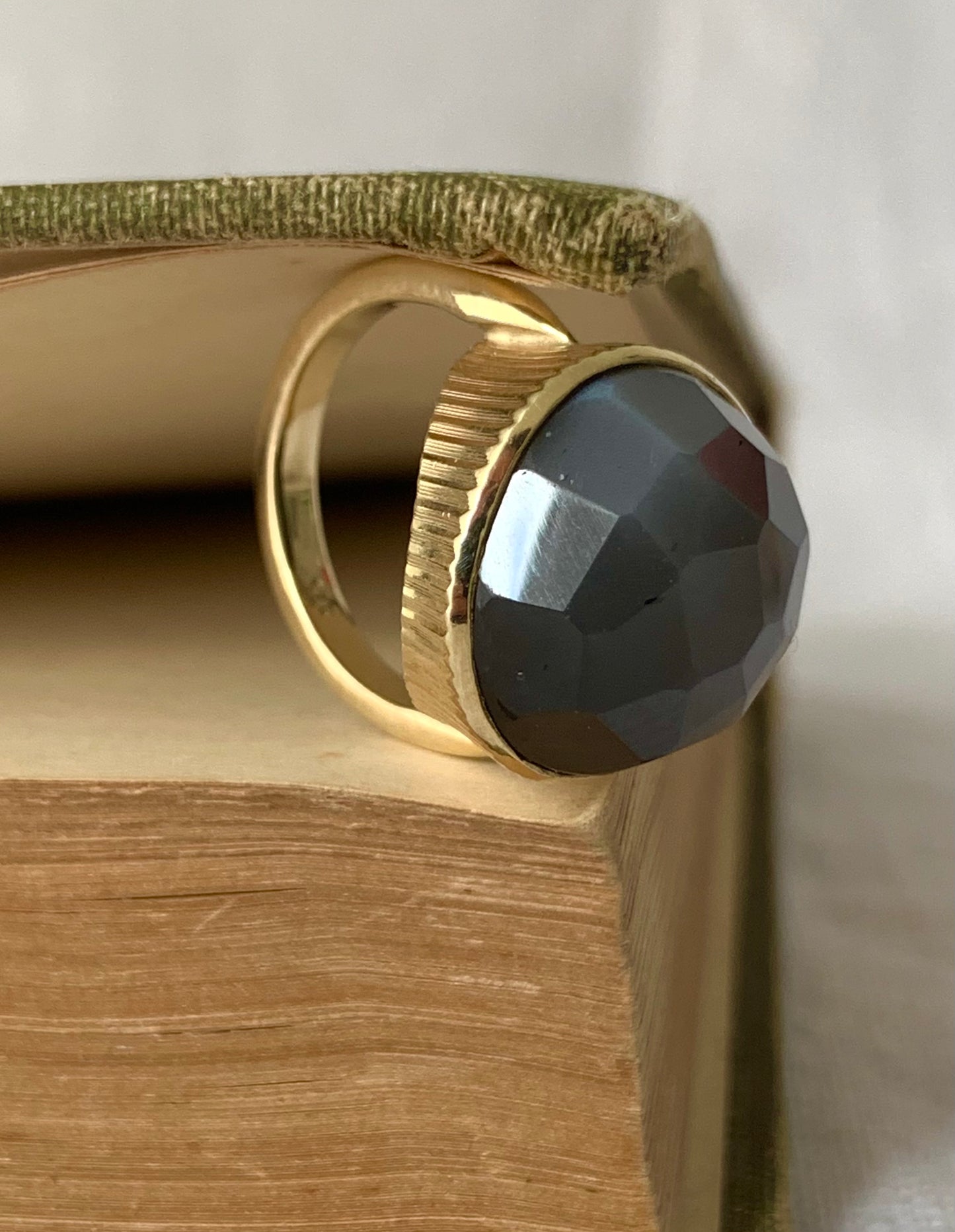 .375 9.88ct Grey Moonstone 9ct gold faceted Grey Moonstone cabochon modernist gold accent cocktail gemstone ring
