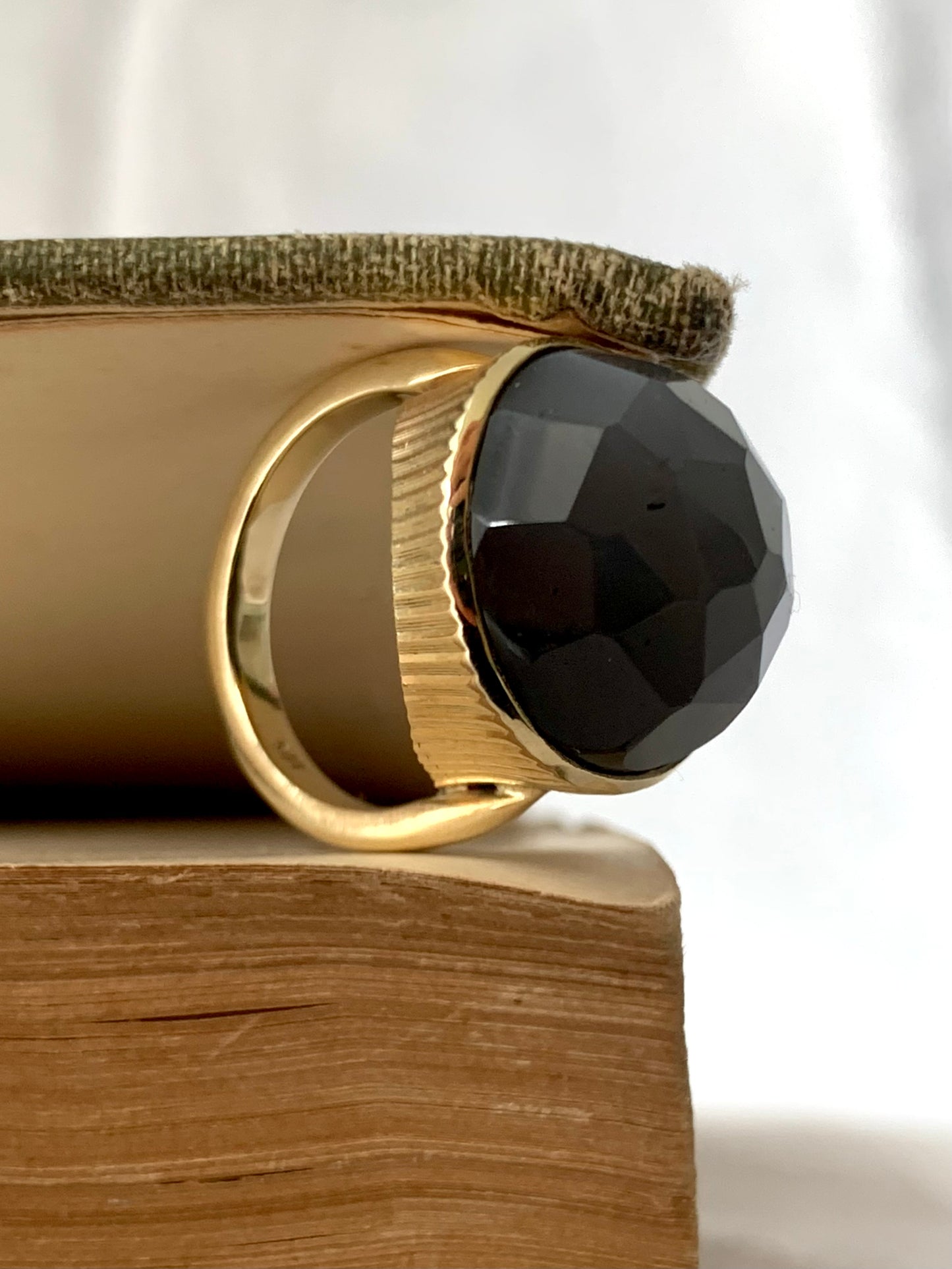.375 9.88ct Grey Moonstone 9ct gold faceted Grey Moonstone cabochon modernist gold accent cocktail gemstone ring