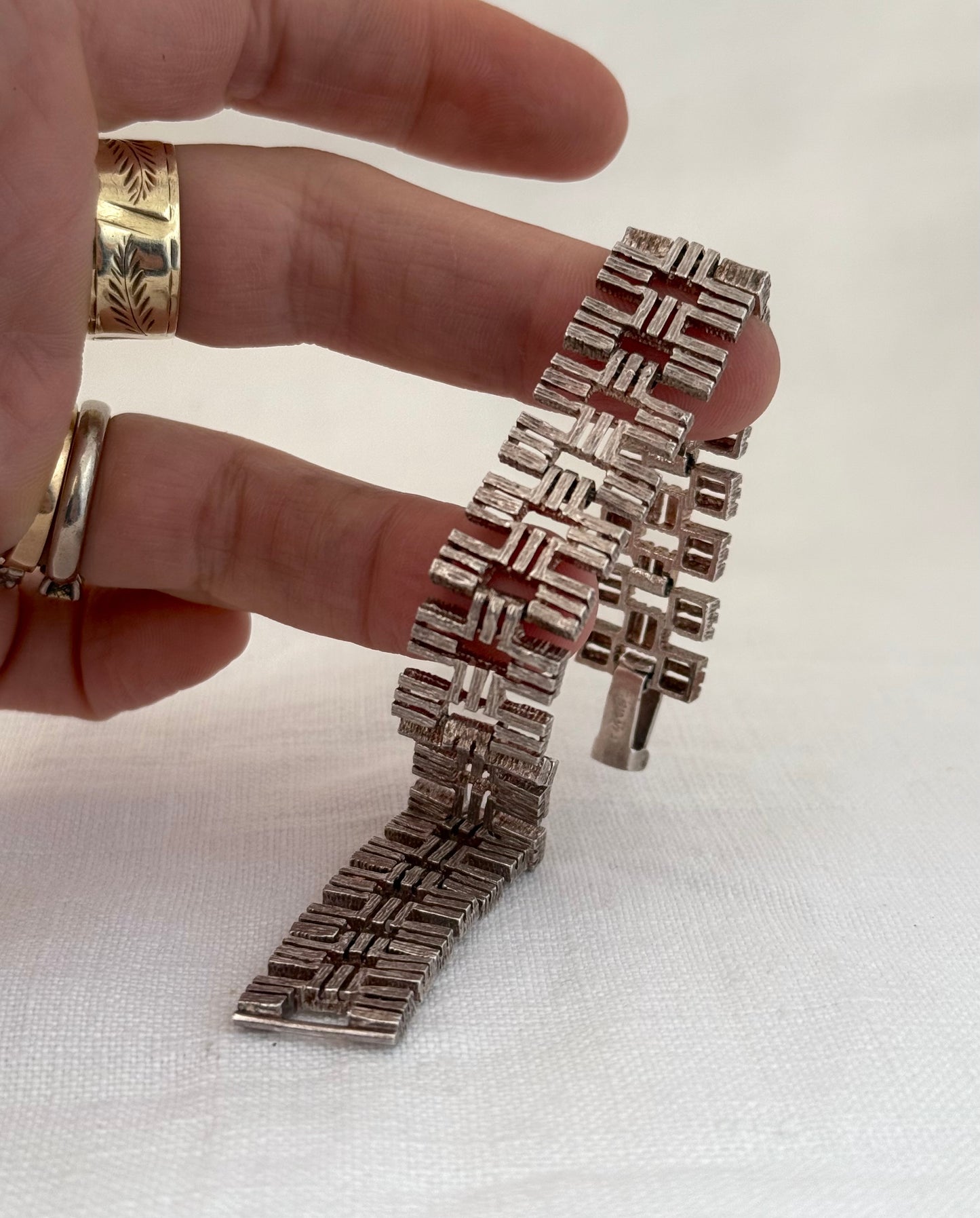 .1950s .925 Brutalist silver rectangular hinged segment silver bracelet
