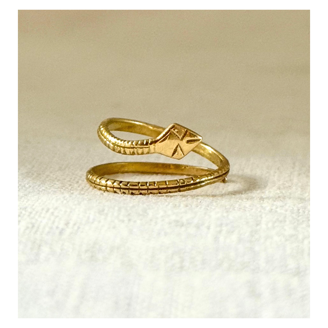 .1910s .1920s .20ct .833ct Arts & Crafts hand made high carat gold coiled serpent snake ring