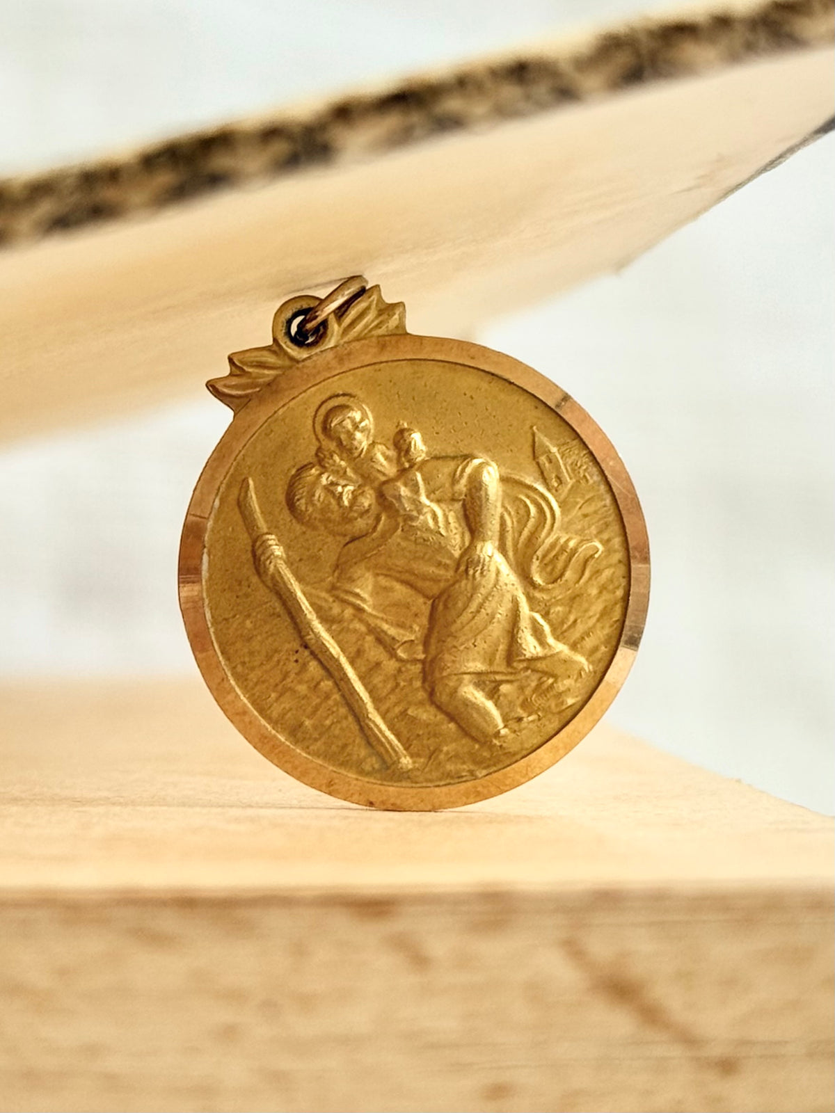 .1972 .9ct perfect Saint Christopher solid yellow gold good luck faith token medallion pendant