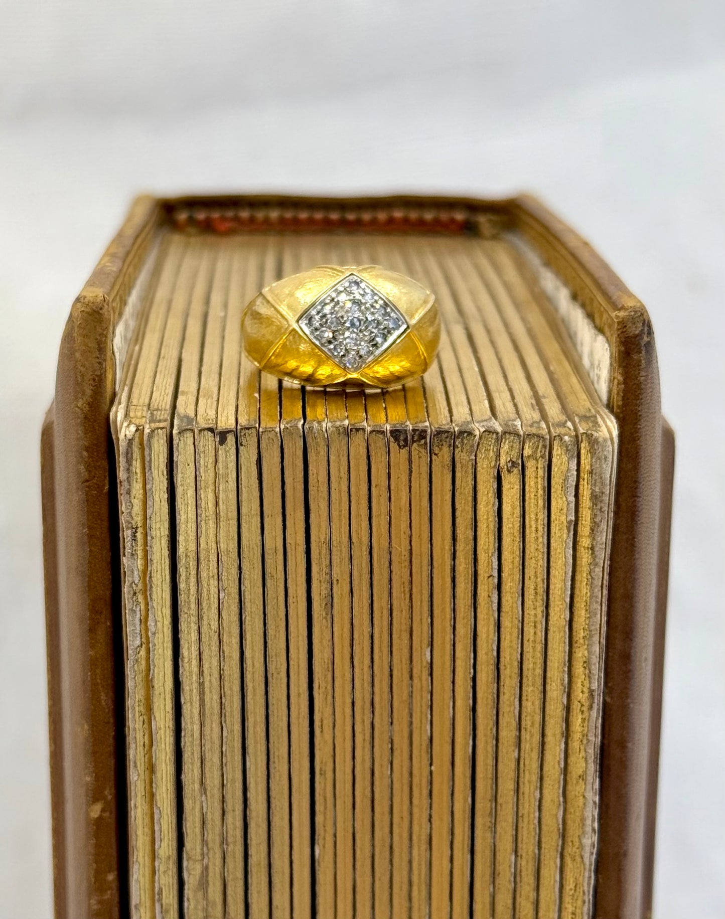 .18ct .1970s .16 diamond luxurious harlequin quilt pattern high carat 18ct gold dome ring