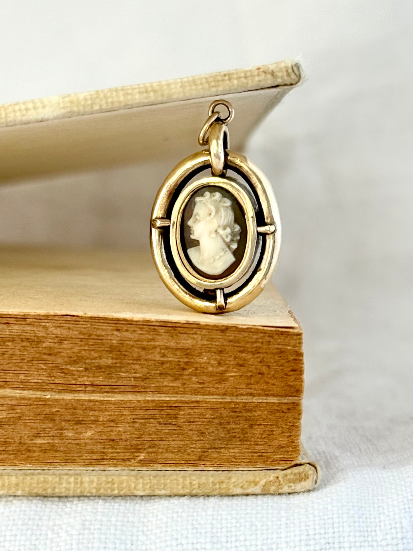 .1800s 1850s .375 .9ct antique Victorian gold and enamel French Jet and Shell carved Cameo pendant