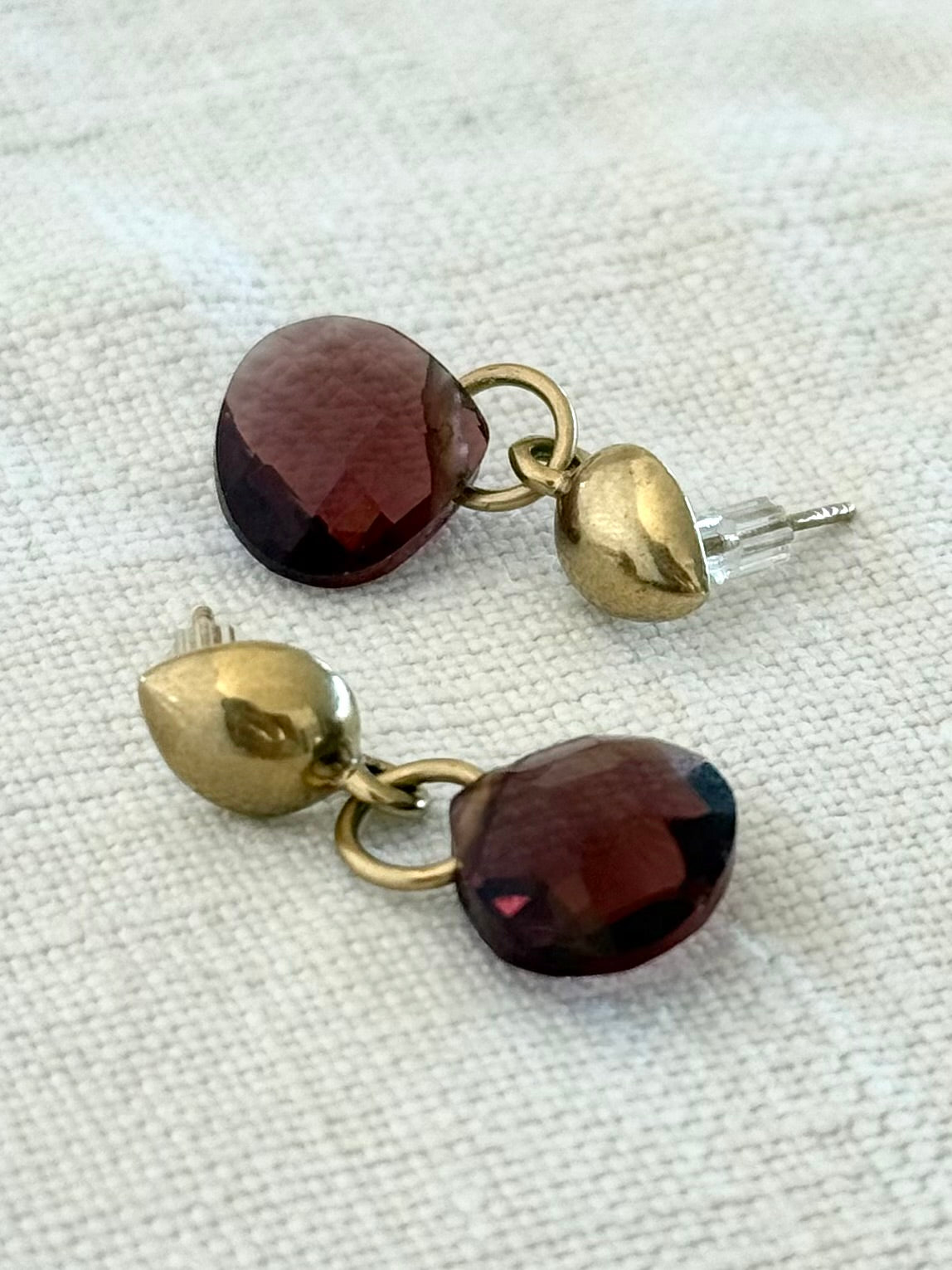 .375 .9ct gold luxury faceted Garnet drop dangle earrings