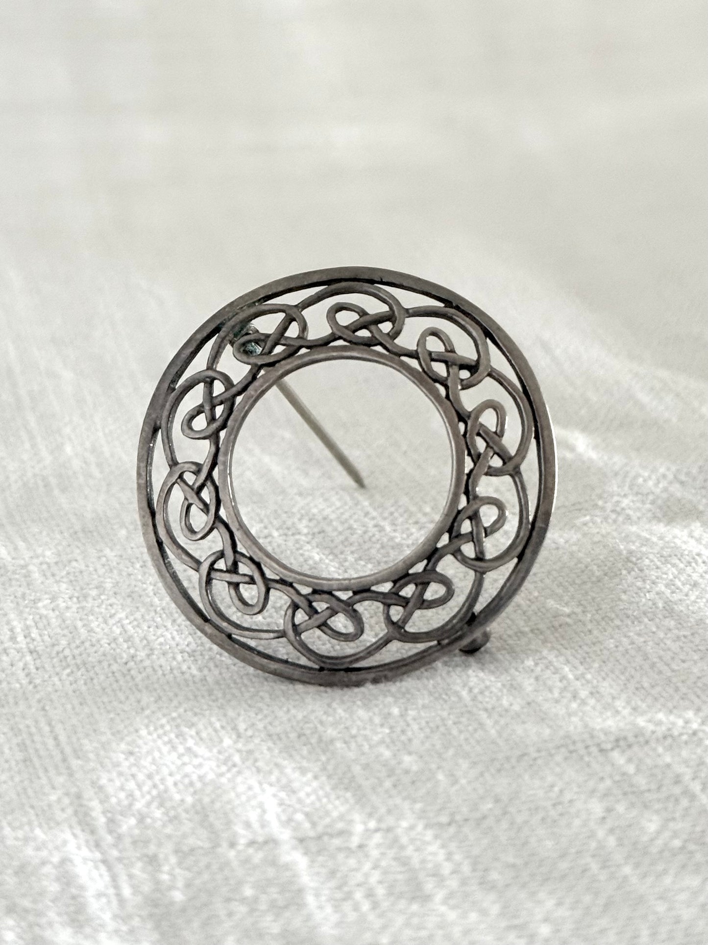 .1950 .925 silver Celtic Edinburgh hallmark circle target brooch
