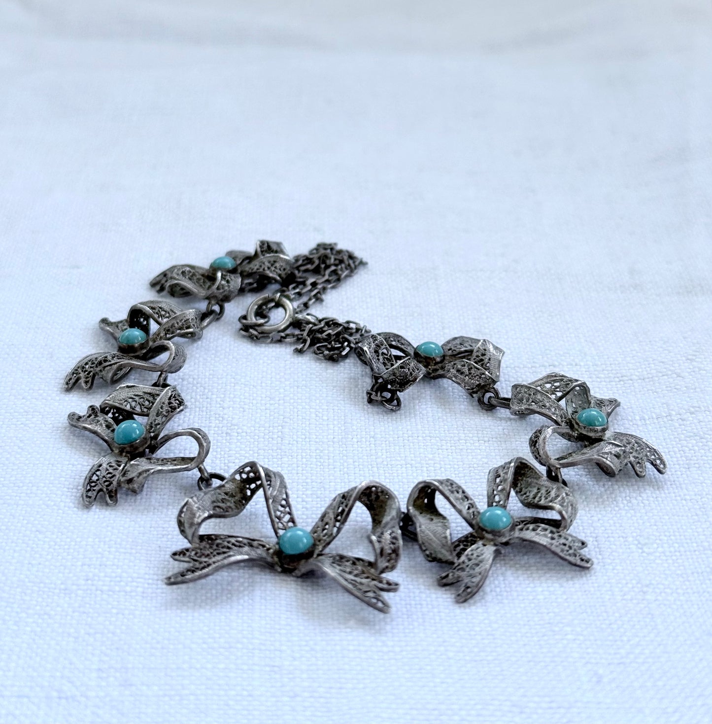 .1900s .1930s .916 silver vintage open work filigree wirework Bow Ribbon chain necklace