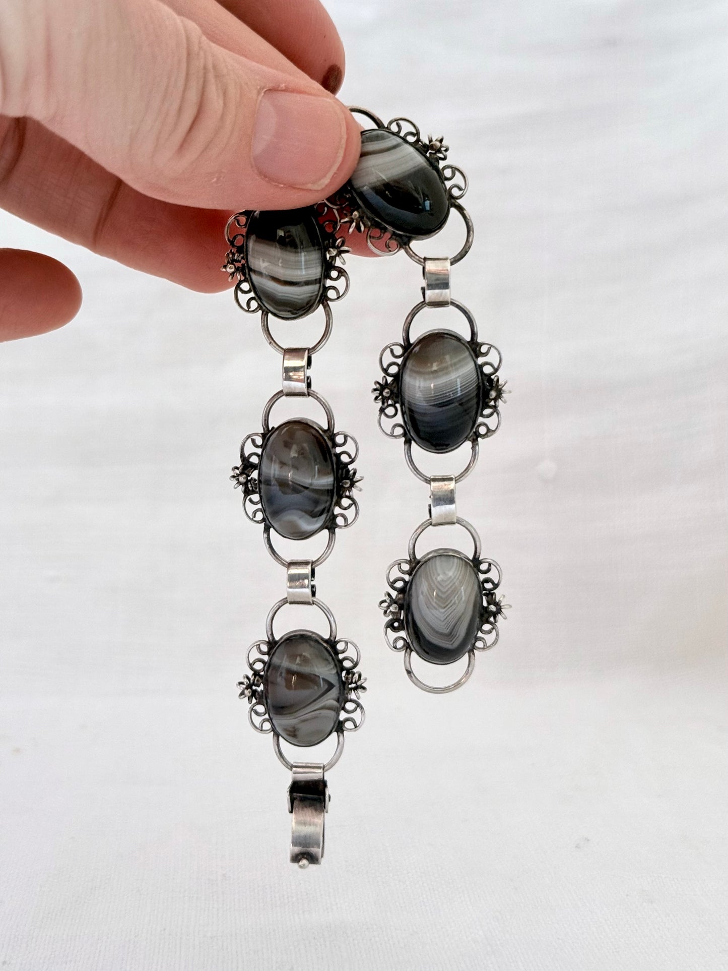 .1950s .1960s .6 Agate gemstone .925 silver artisan made Botswana Agate cabochon bracelet