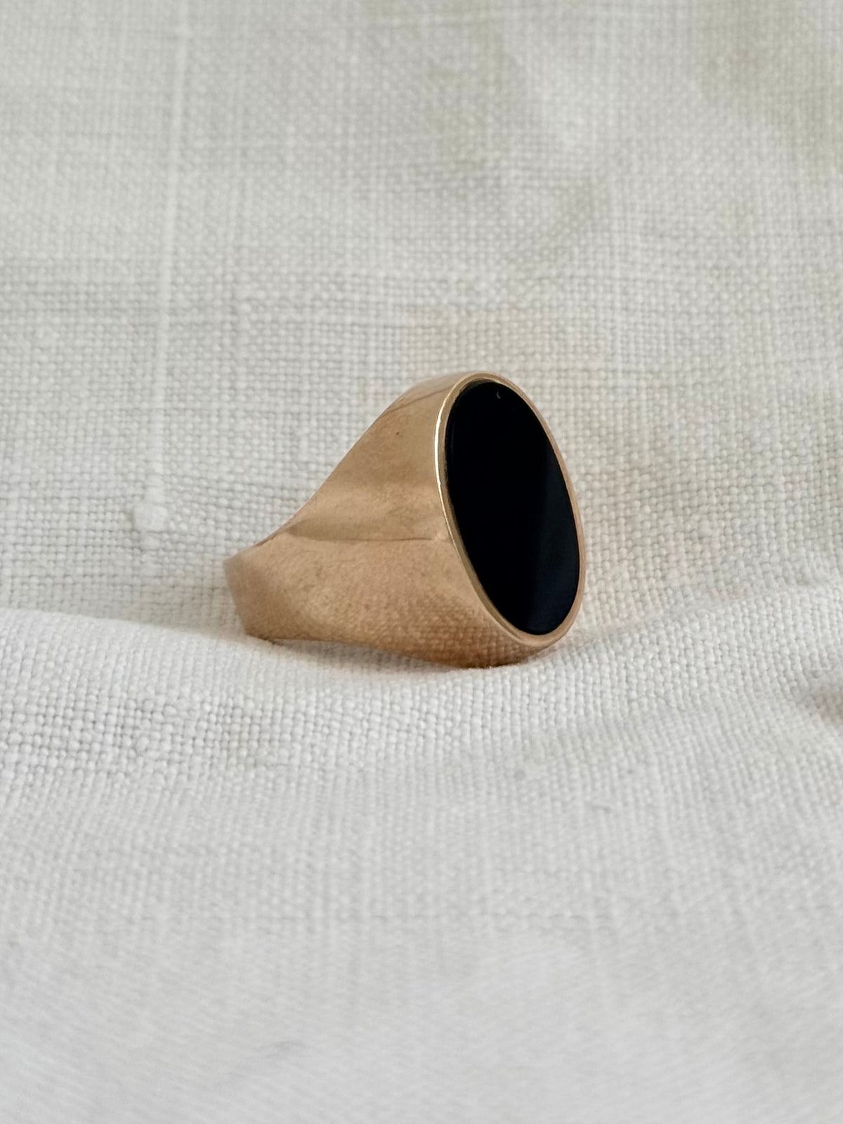 .1960s .375 .9ct black onyx large solid gold modernist oval signet seal gold heirloom unisex gold gemstone ring