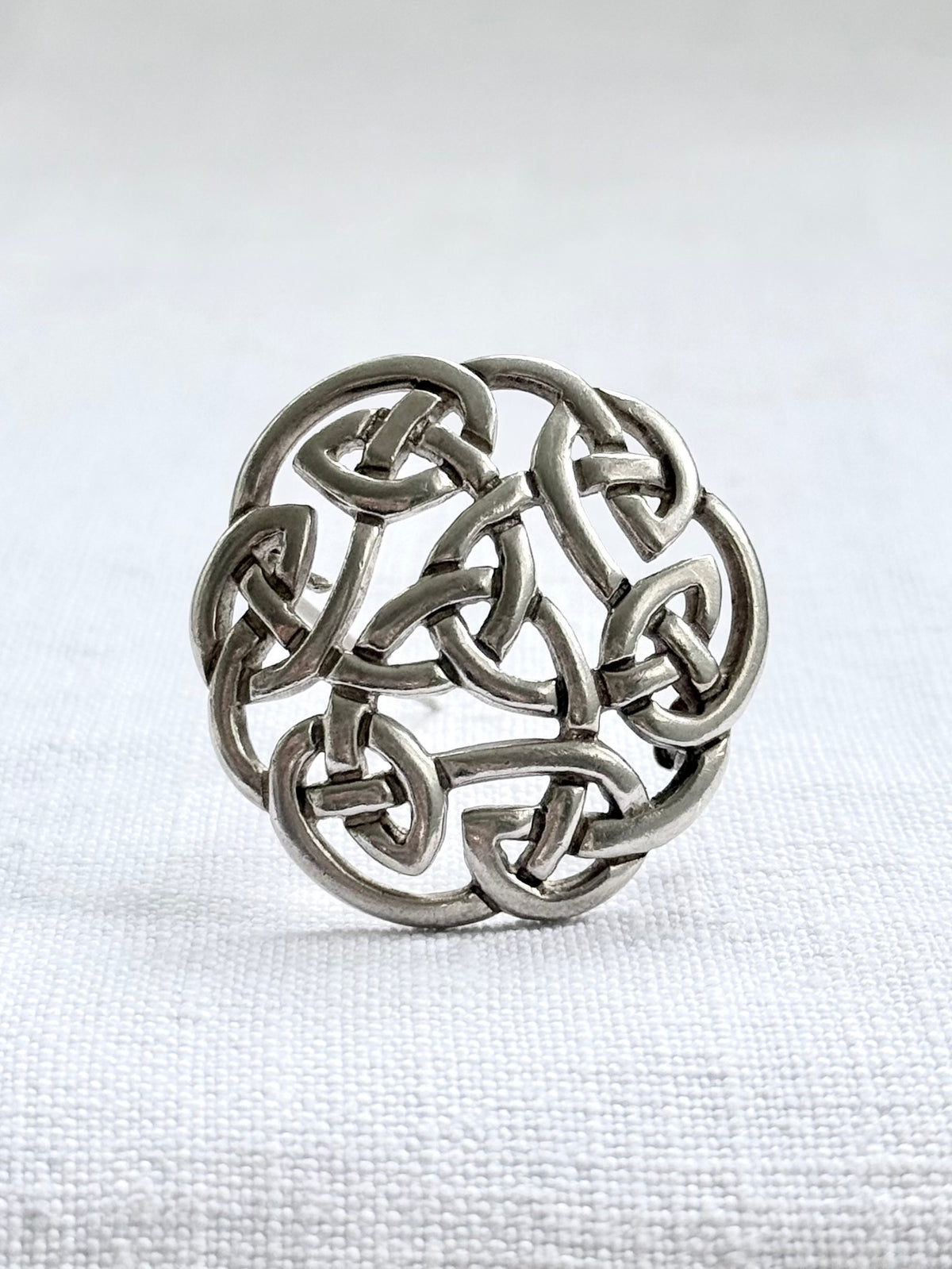 .1960s .1970s .925 Celtic knot circular sterling silver brooch