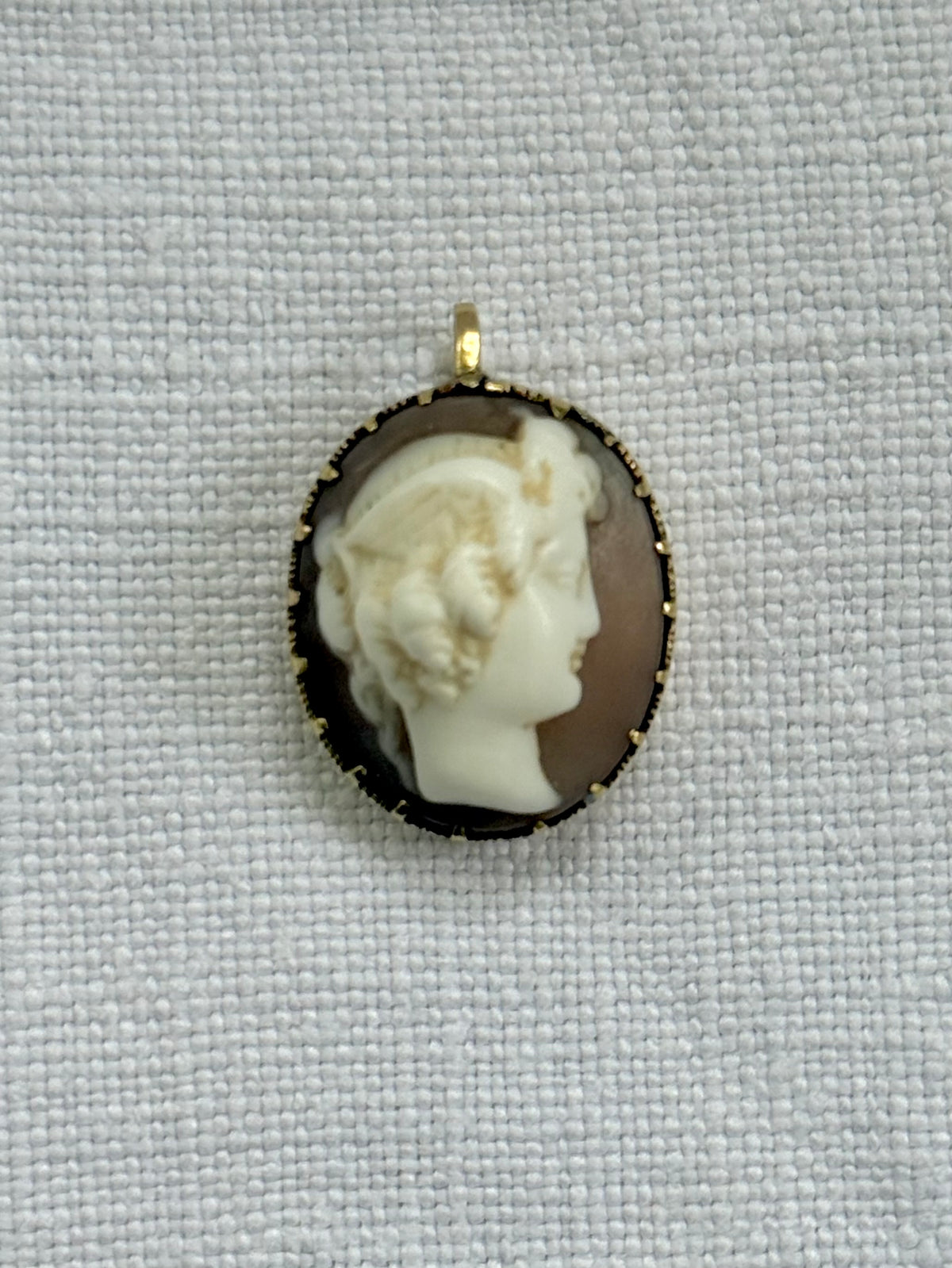 .1840s .1850s antique .18ct .20ct bright gold rare high relief Grecian aquiline dame hand carved true antique cameo pendant