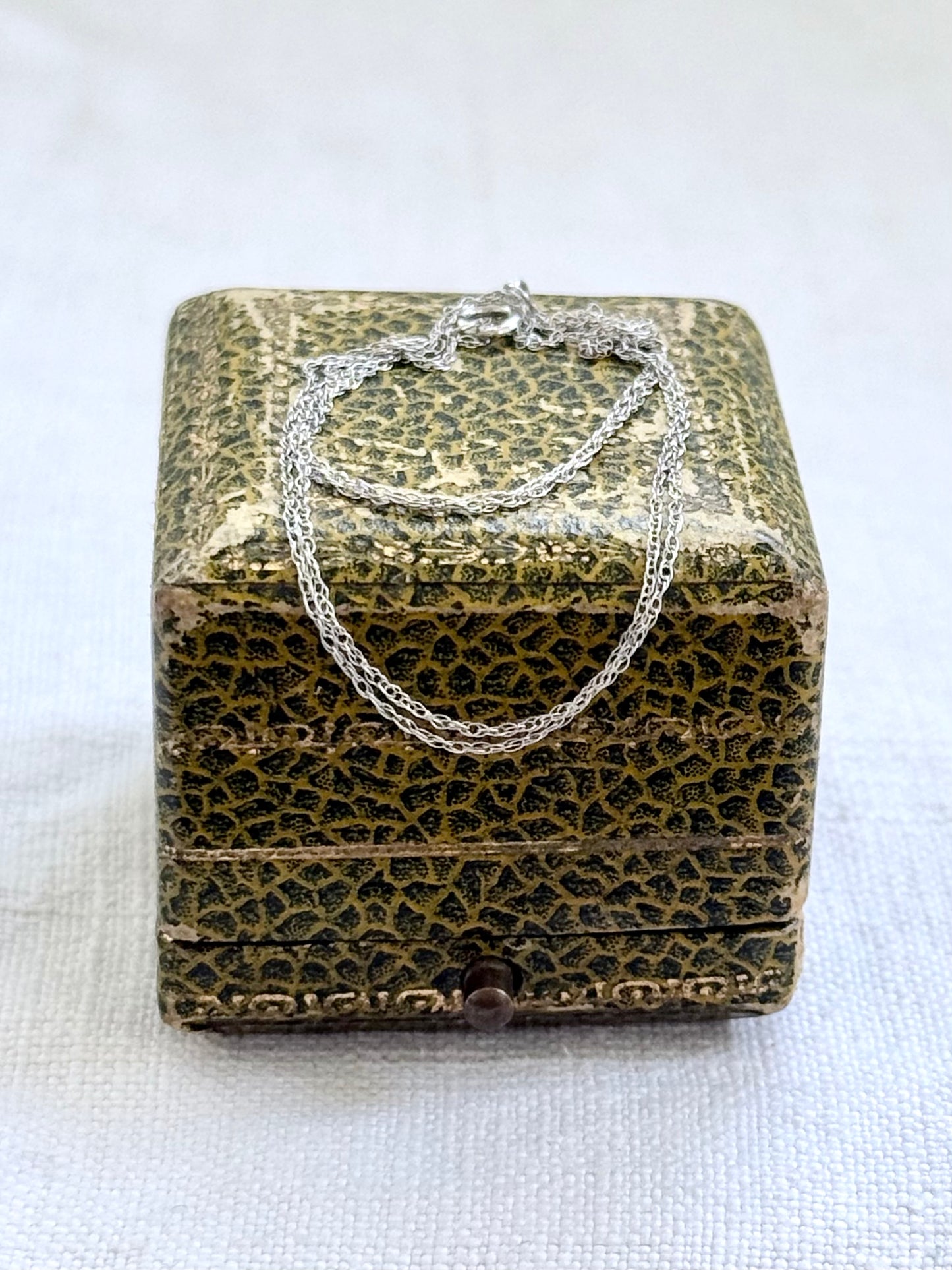 .9ct gold .375 .48cm long delicate white gold fine luxury multi link loose weave wheat chain necklace