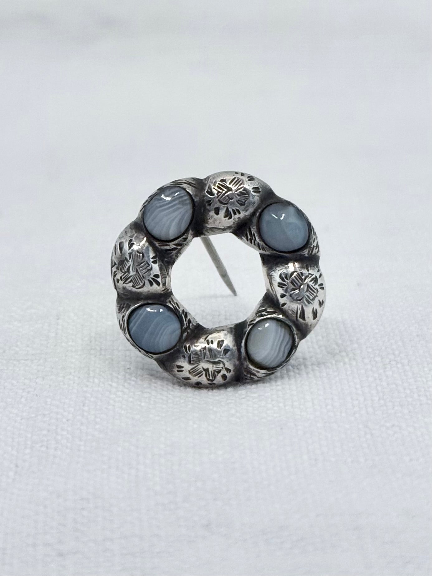 .1800s .1880s antique Agate Montrose Blue Lace Agate Victorian Scottish Grey Banded Agate and engraved Silver Scotland small Target wreath circle brooch