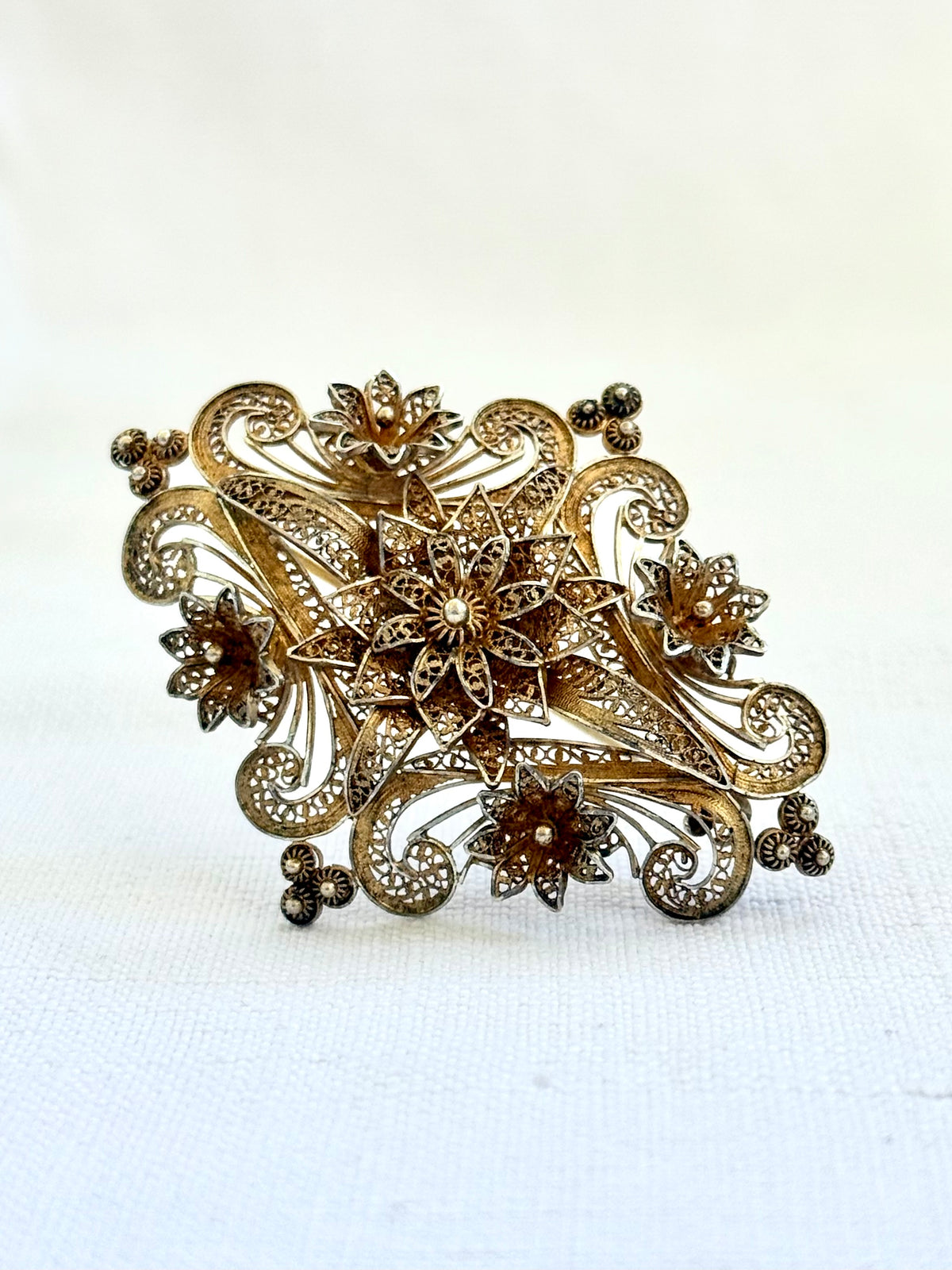 .1900s .1930s Portuguese fine gold tone cannetille floral form intricate filigree silver gold fill dress brooch pin