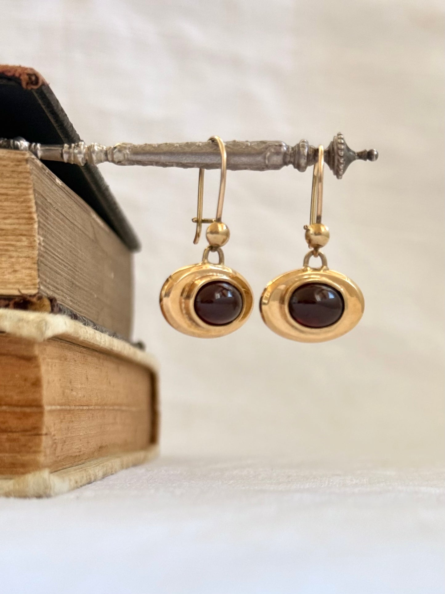 .15ct rose gold .1942 .625 gold Garnet cabochon gemstone collectors oval heirloom cufflink drop dangle earrings