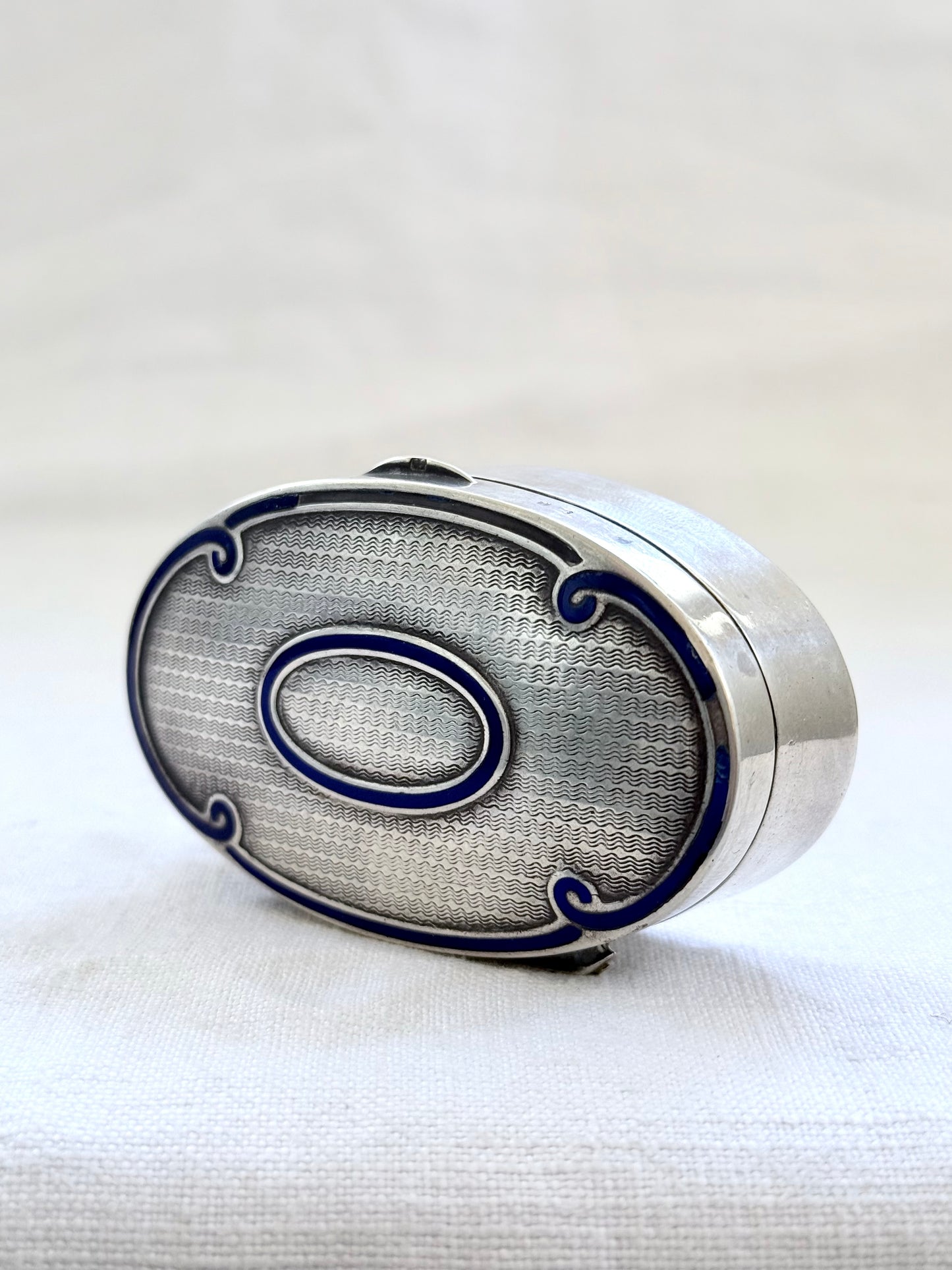 .1912 .925 antique Edwardian fine solid sterling silver blue enamel well sized oval shaped lidded trinket box