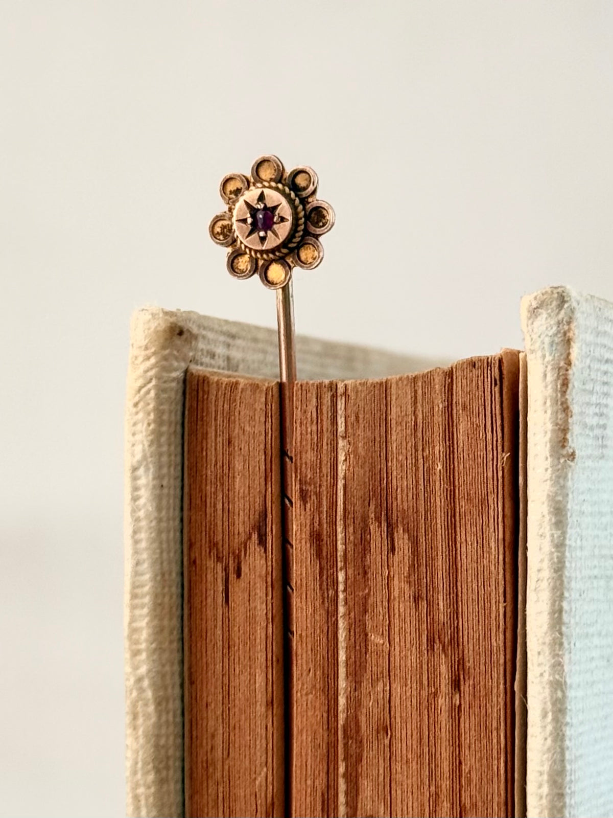 .1890s .1900s .375 .9ct gold antique Victorian ruby gemstone floral star burst rose gold lapel pin in original velvet gift box