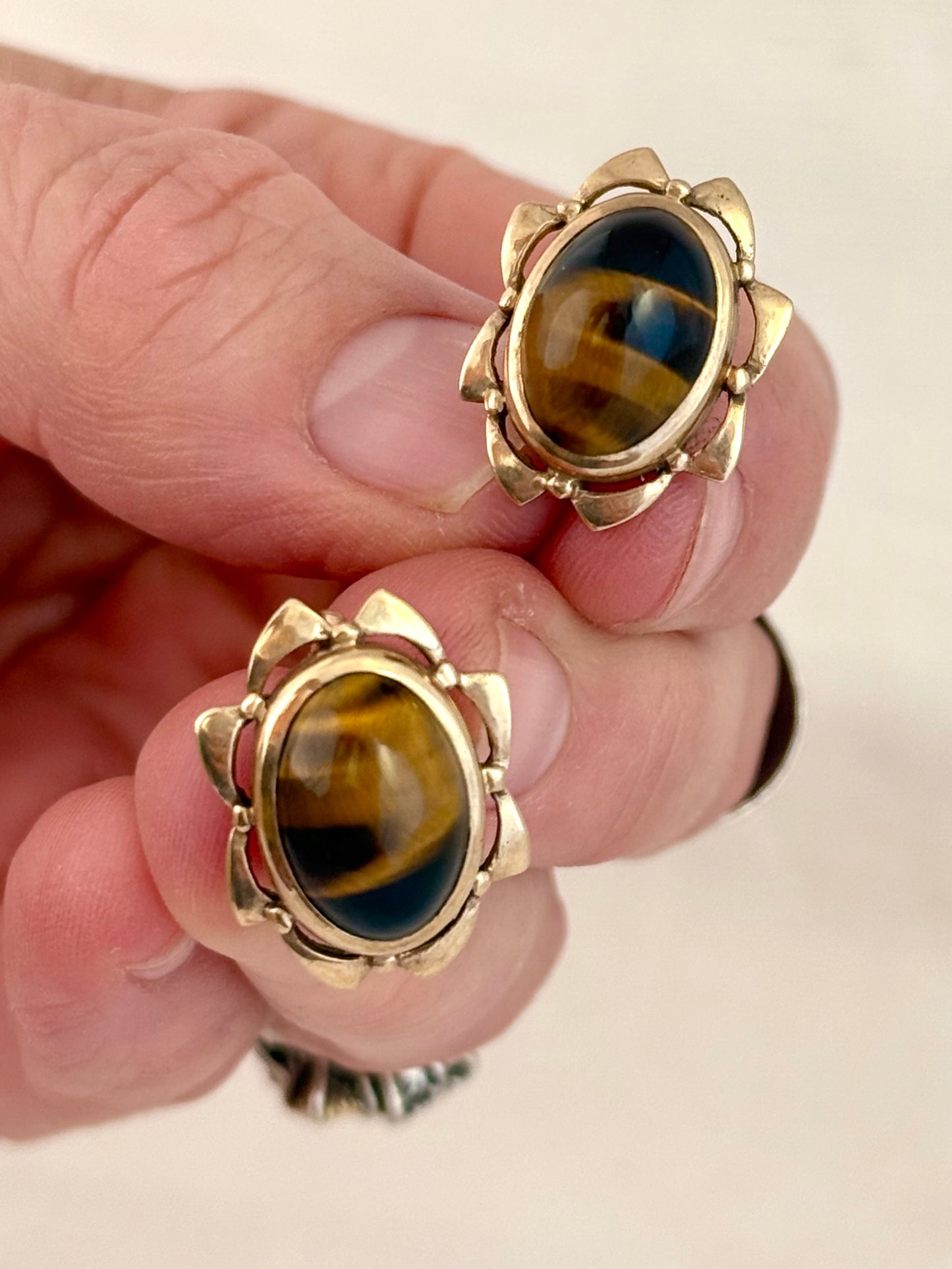 .1940s .1950s .375 .9ct gold Tigers Eye and modernist gold form drop dangle luxurious mid century modern earrings