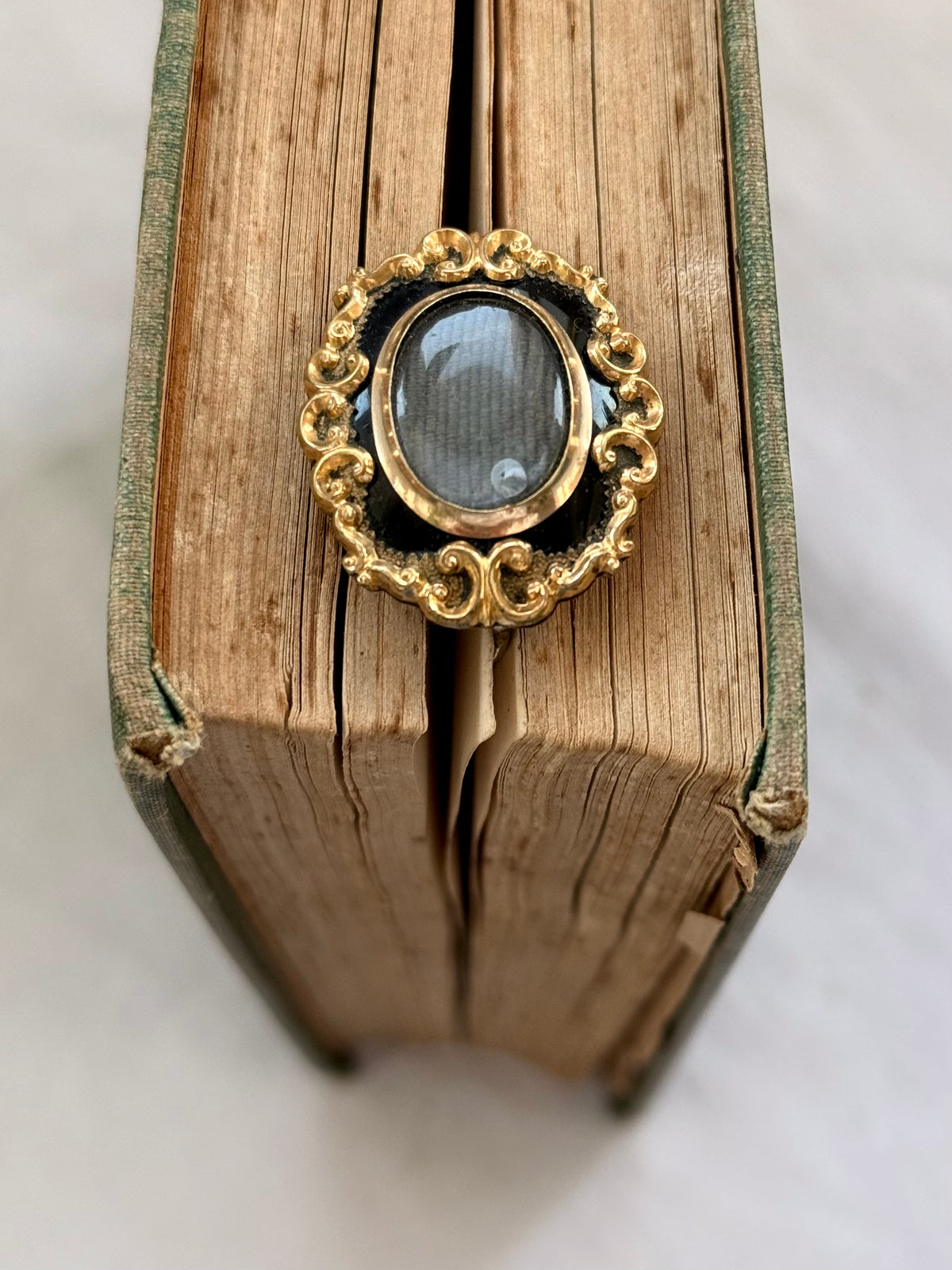 .1850s .1870s antique Victorian mourning hair work enamel heirloom brooch