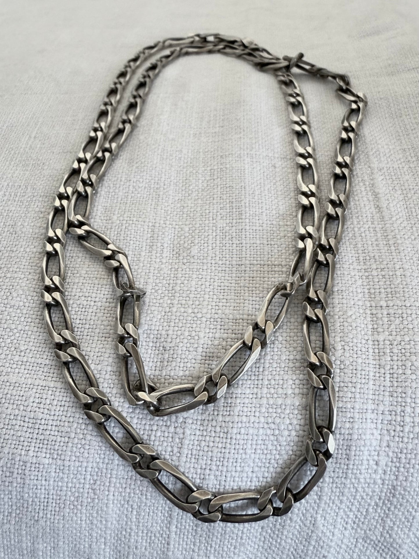 .925 1970s 60cm long retro perfect sterling silver chunky link well made Figaro chain modernist chain link necklace