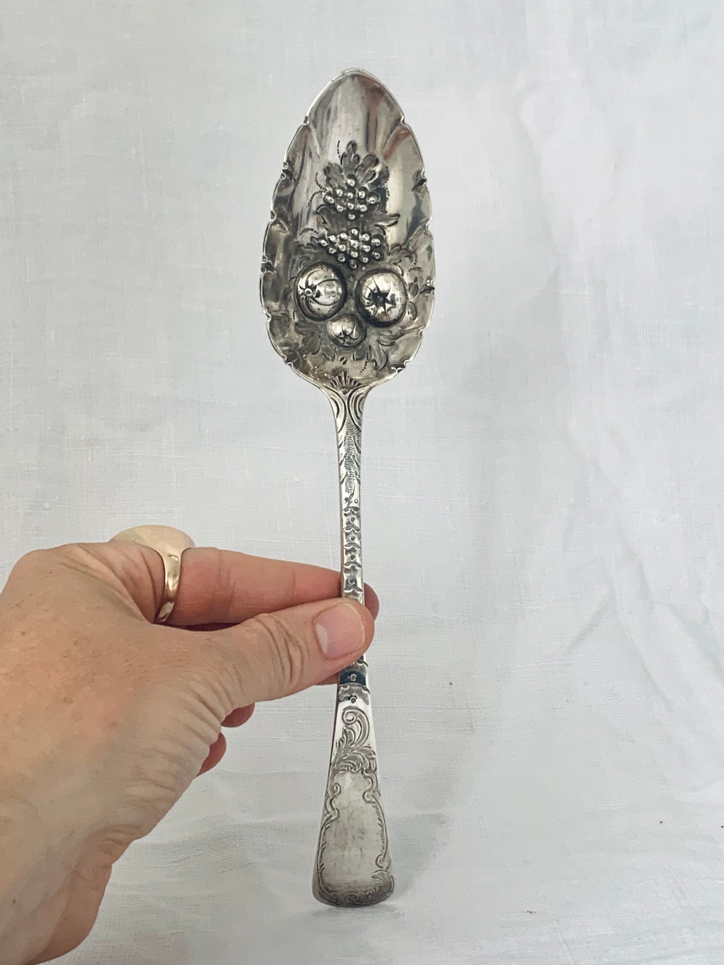 .925 1808 Georgian era sterling silver hallmarked circa 1808 large Berry serving spoon