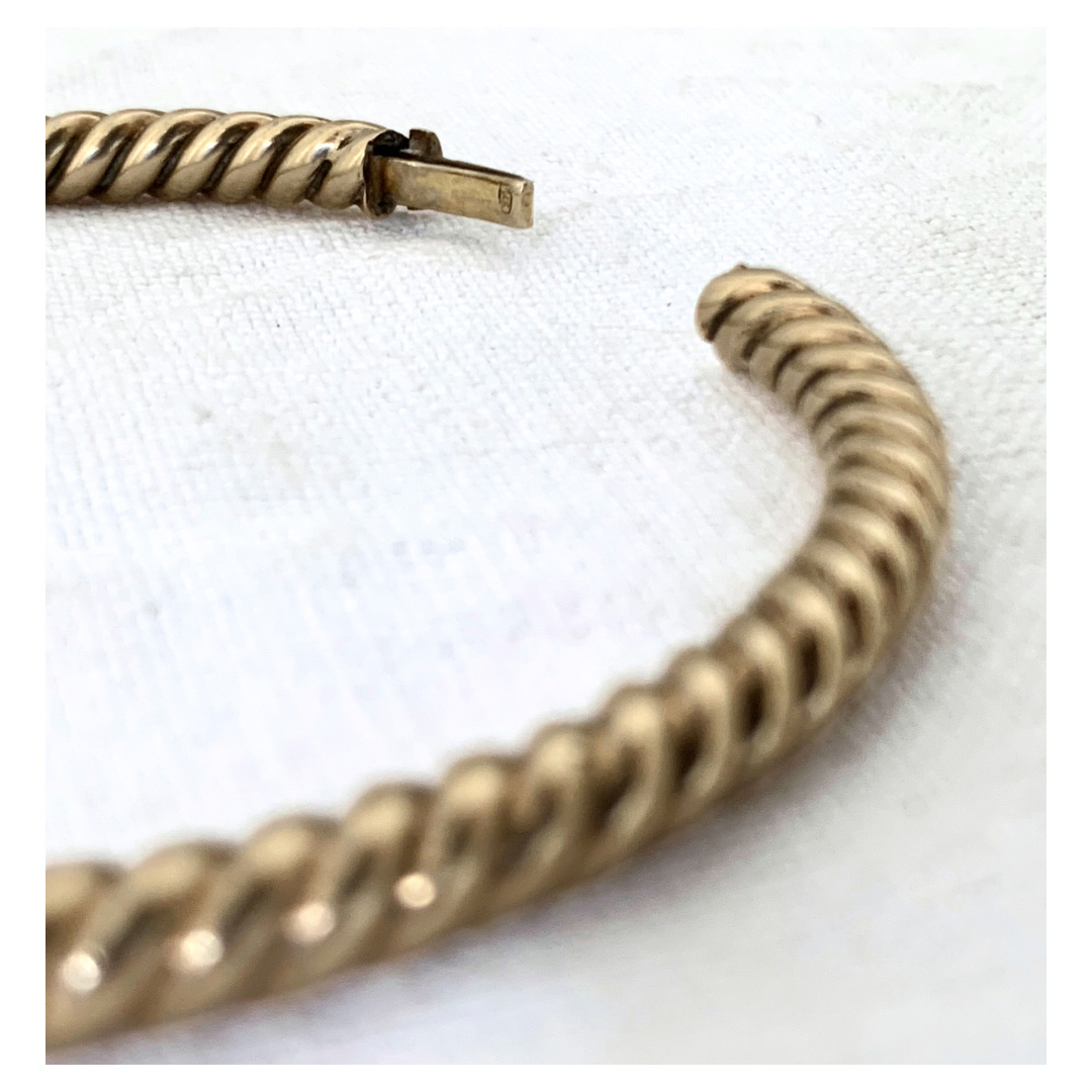 Solid 9ct gold Vintage Barley Weave clip clasp Bangle