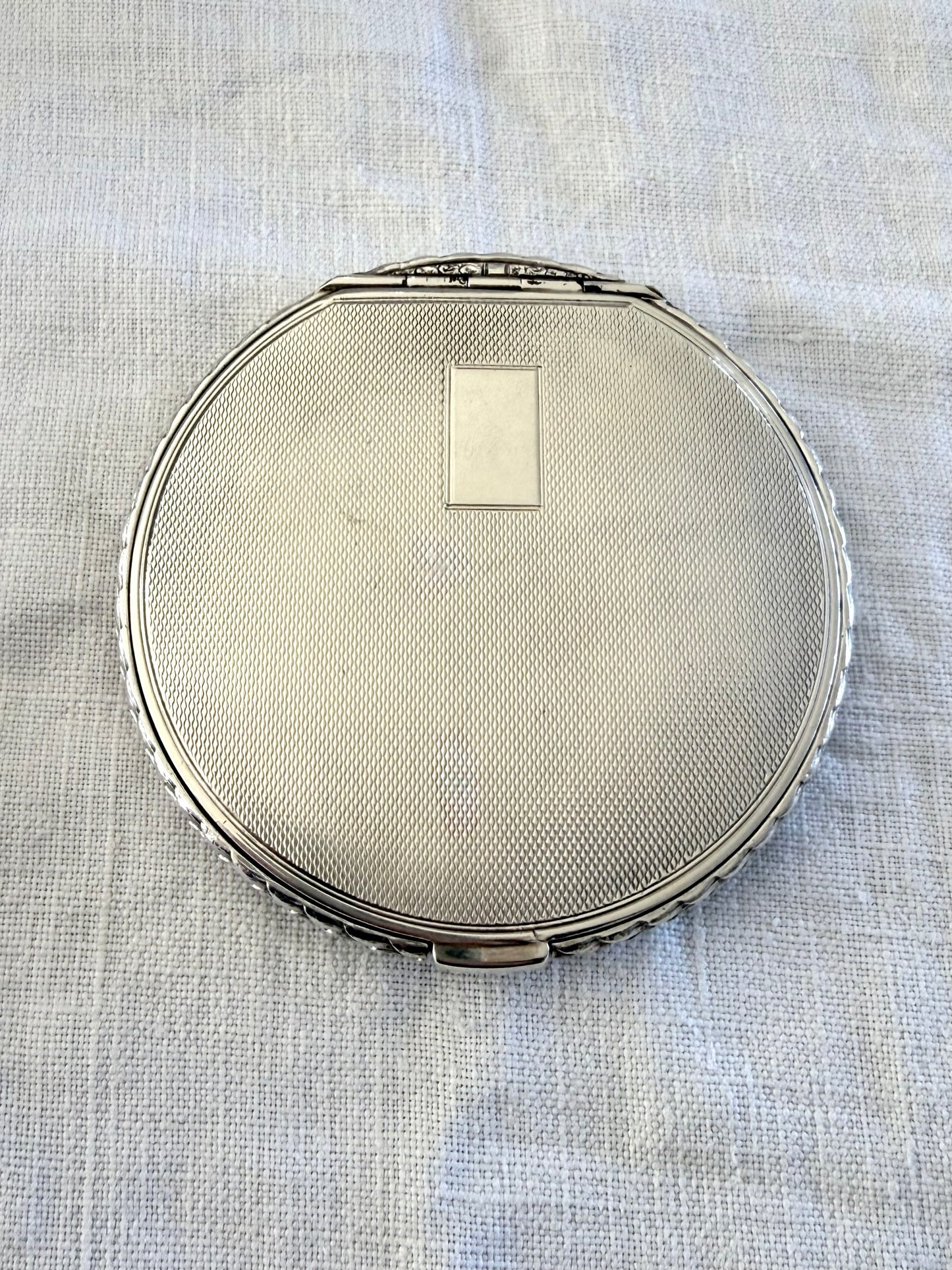 .1949 Solid Silver Art Deco revival exceptional quality hallmark Birmingham solid silver powder vanity compact