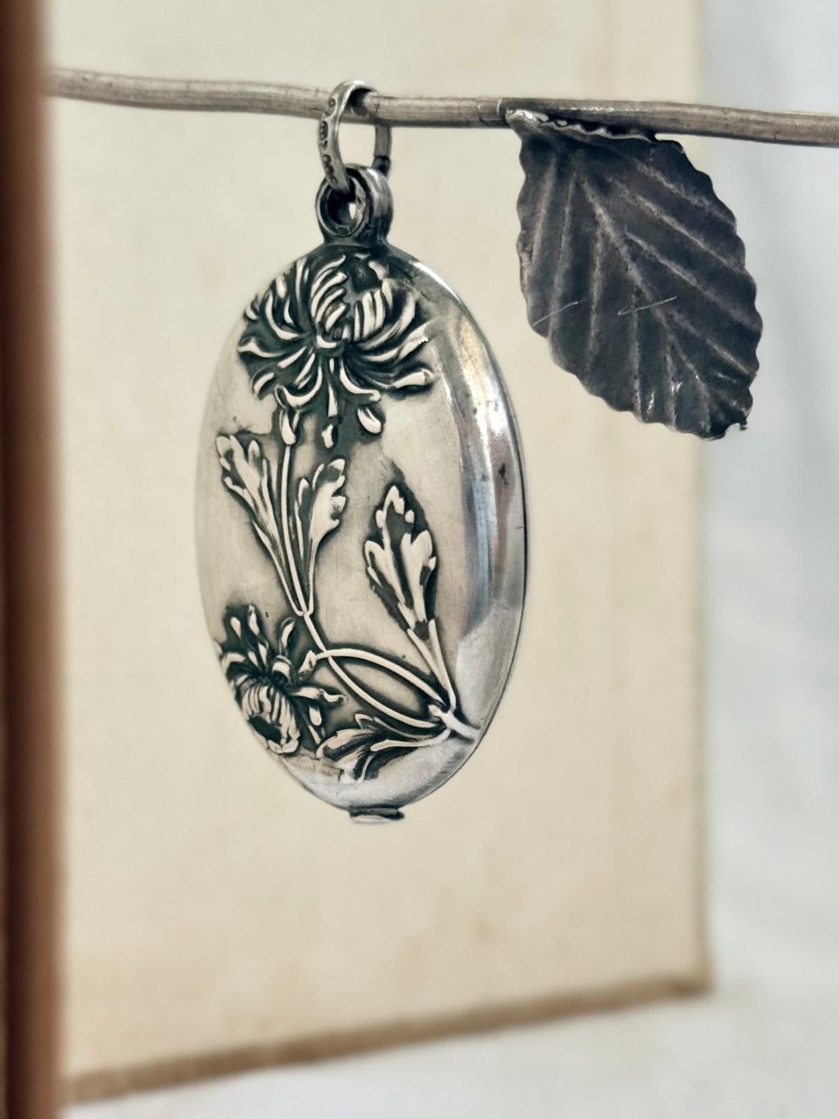 .1890 .1900 Art Nouveau .800 German Jugendstil magnificent Chrysanthemum flower mirror locket pendant